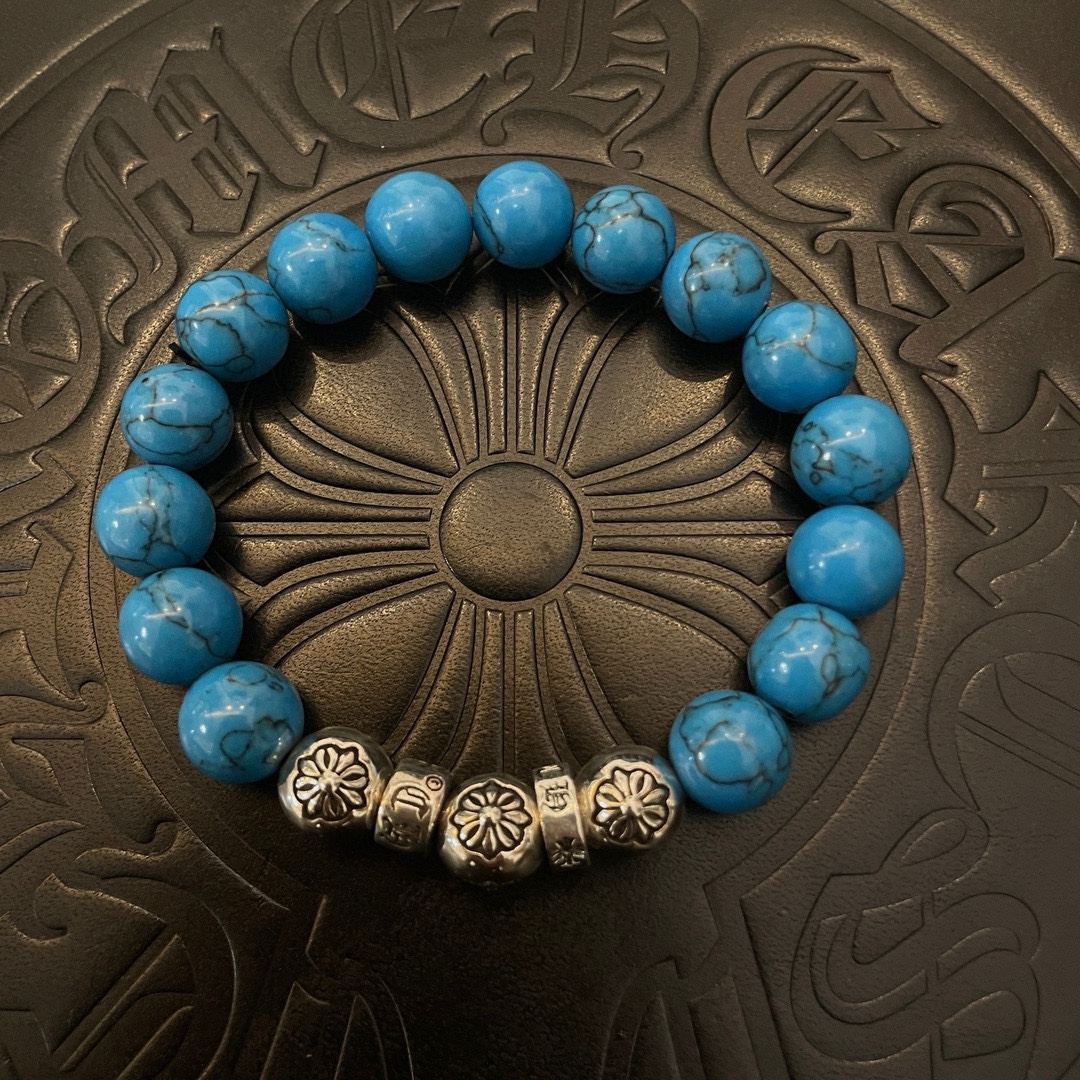 NO:112159,New [Counter Quality] Chrome Hearts Croxin Classic retro multi-element blue turquoise bracelet bracelet with different concave and convex shapes presents unique styles Cross Scout flowers are Croxin's ambitions, so they last longer. Genuine version of Chrome Hearts Croxin, different from the market ordinary light version, benchmark the quality of the version, look at the details of the letter printing, the degree of retro old gray oxygen. Seiko version!  !  !  Pure handmade ~ Authentic model opening must-have fashion and fashion, both men and women can wear it, same style for couples, original official website, rock punk style silver style, retro elements, trendy and versatile!  , jewelry boutique, chrome hearts, chrome hearts, bracelet19860909新款【专柜品质】Chrome Hearts克罗心 经典复古多元素蓝松石手链手串,凹凸造型不同的花纹设计风格 呈现出与众不同 十字架 童军花是克罗心的志 所以更经久不衰 正品打版Chrome Hearts克罗心 区别市场普通轻版 对版对标品质 看字印细节 复古做旧灰氧程度.精工版本！！！ 纯手工打造 ～正品开模潮流时尚必备 男女均可佩戴 情侣同款 官网原版 摇滚朋克泰银风格 复古元素 潮流百搭！,饰品精品,chrome hearts,chrome hearts,bracelet,Jewelry