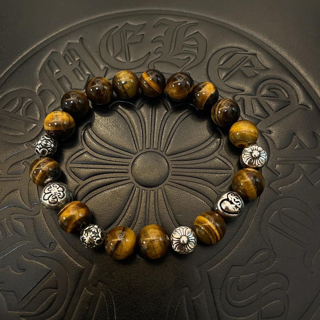 NO:108165,Batch New [Counter Quality] Chrome Hearts Croxin Classic retro multi-element tiger-eye stone bracelet, Kuaishou/ins/Little Red Book popular, different concave and convex and convex design styles present unique. Cross Scout flowers are Croxin's logo, so they last longer. Genuine version Chrome Hearts Croxin Difference to the market ordinary light version, match the quality of the version, look at the details of the letter printing, retro old gray oxygen level. Seiko version!  , jewelry boutique, chrome hearts, chrome hearts, bracelet19860909批 新款【专柜品质】Chrome Hearts克罗心 经典复古多元素虎眼石手串手链 ,快手/ins/小红书热门,凹凸造型不同的花纹设计风格呈现出与众不同 十字架童军花是克罗心的标志 所以更经久不衰 正品打版Chrome Hearts克罗心 区别市场普通轻版 对版对标品质 看字印细节 复古做旧灰氧程度.精工版本！,饰品精品,chrome hearts,chrome hearts,bracelet,Jewelry