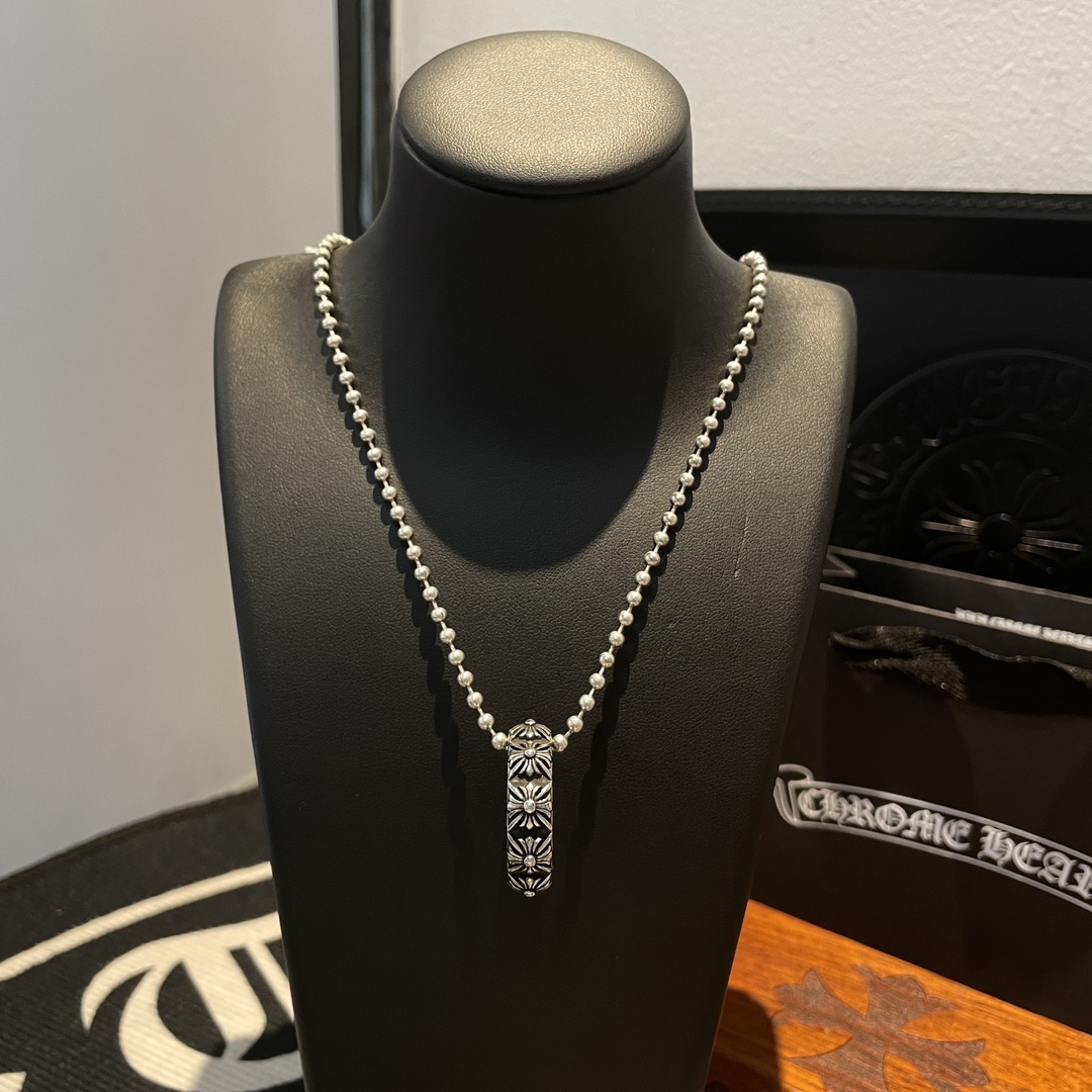 NO:108180,New [Counter Quality] Chrome Hearts Croxin Round Bead Necklace, Cross Ring Pendant, Different Concave and Convex and Convex Design Styles, Showing a Different Style. Cross Scout Flower is Croxin's Ambition, so it lasts forever. Genuine Chrome Hearts Croxin Difference to the market ordinary light version, match the quality of the version, look at the details of the letter printing, retro, old gray oxygen level. Seiko version!  !  !  Pure handmade ~ Authentic model opening must-have fashion and fashion, both men and women can wear it, same style for couples, original official website, rock punk style silver style, retro elements, trendy and versatile!  , jewelry boutique, chrome hearts, chrome hearts, necklace, ring19860909新款【专柜品质】Chrome Hearts克罗心圆珠项链,十字架戒指吊坠 凹凸造型不同的花纹设计风格 呈现出与众不同 十字架 童军花是克罗心的志 所以更经久不衰 正品打版Chrome Hearts克罗心 区别市场普通轻版 对版对标品质 看字印细节 复古做旧灰氧程度.精工版本！！！ 纯手工打造 ～正品开模潮流时尚必备 男女均可佩戴 情侣同款 官网原版 摇滚朋克泰银风格 复古元素 潮流百搭！,饰品精品,chrome hearts,chrome hearts,necklace,ring,Jewelry