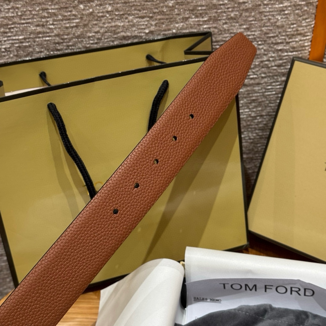 Tom Ford Men's Classic T-Buckle Leather Belt, Made in Italy, 3.8cm Width 8 i1742616449 4918 7