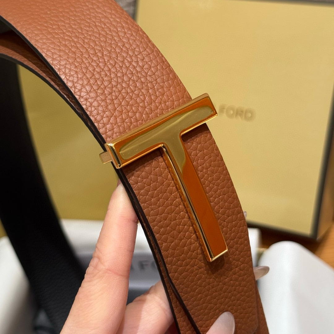 Tom Ford Men's Classic T-Buckle Leather Belt, Made in Italy, 3.8cm Width 4 i1742616449 882 3