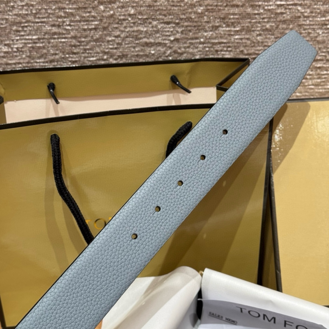 Tom Ford Men's Blue Leather Belt with Classic T-Logo Buckle, 3.8cm Width 8 i1742616486 4520 7