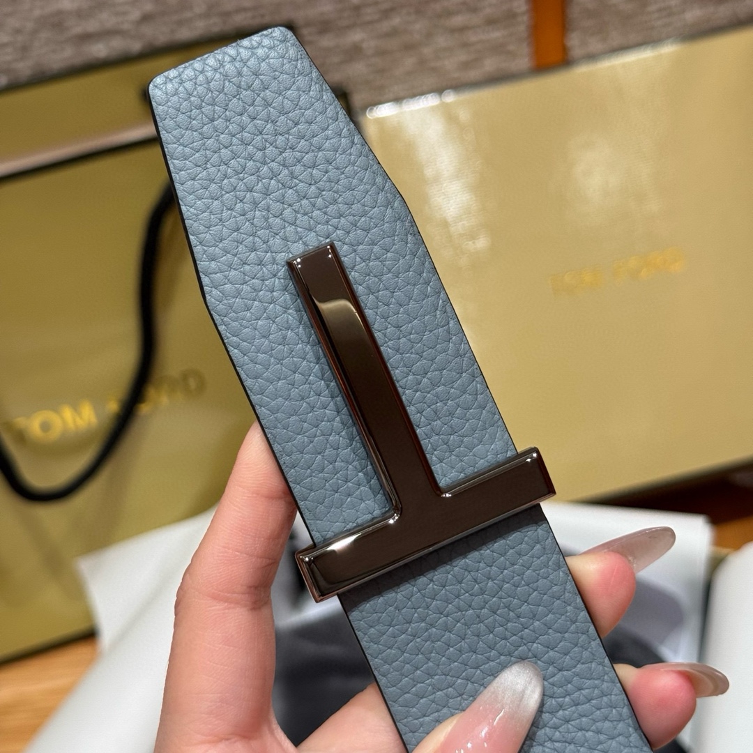 Tom Ford Men's Blue Leather Belt with Classic T-Logo Buckle, 3.8cm Width 6 i1742616486 8589 5