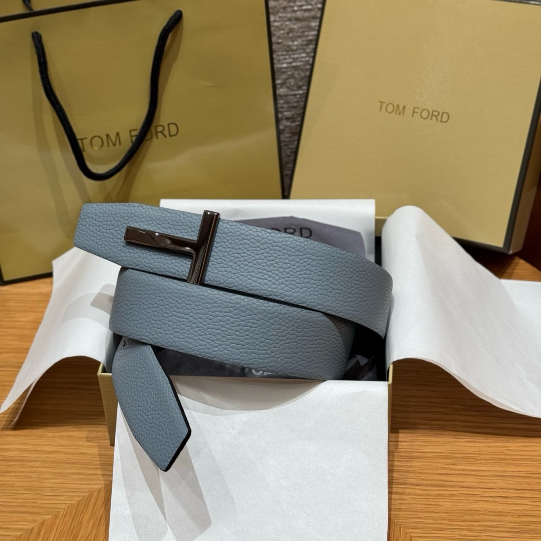 Tom Ford Men's Blue Leather Belt with Classic T-Logo Buckle, 3.8cm Width 9 i1742616492 5904 0