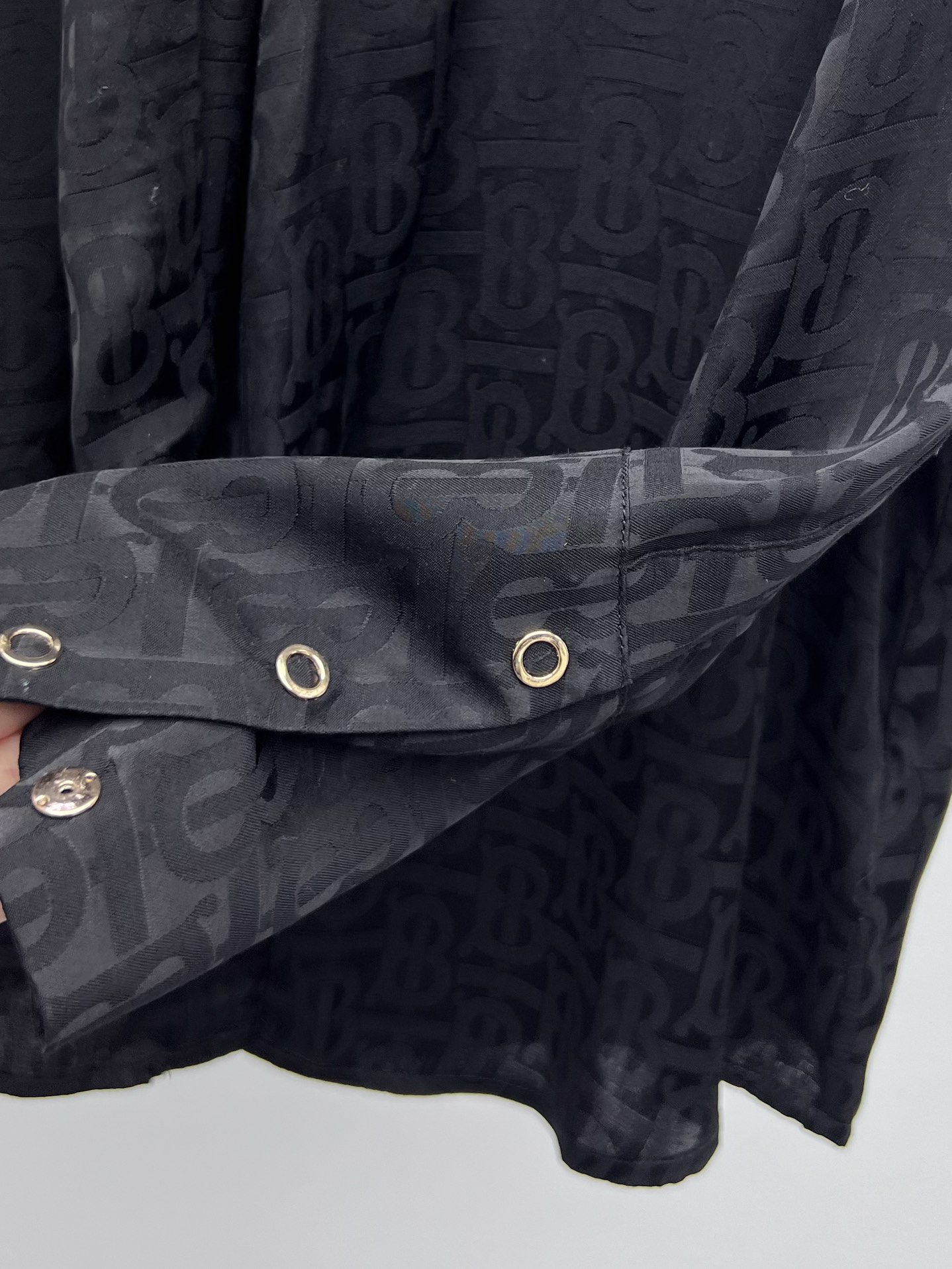 Stylish Burberr P552 Female Suit: Acrylic Silk, Versatile Belt, Easy Wear. - 图片 5
