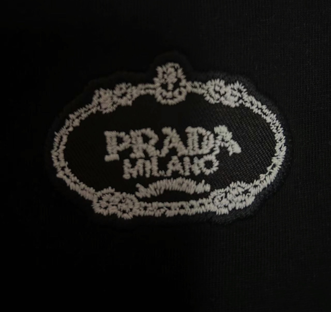 普拉达/Prada 夏季新款 经典小标刺绣圆领短袖T恤