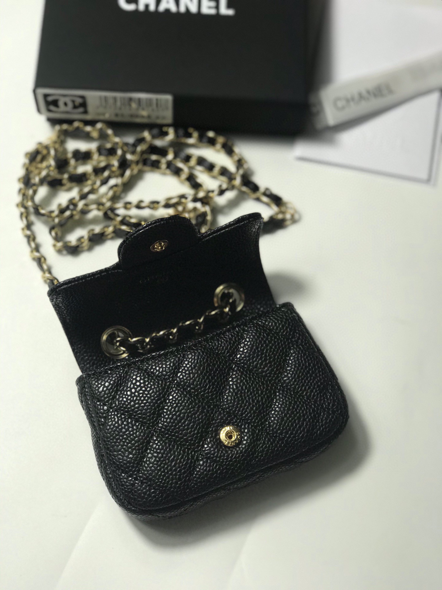 Chanel Mini腰包 A8900 ヴィンテージ感溢れる小型ファッションアイテム
