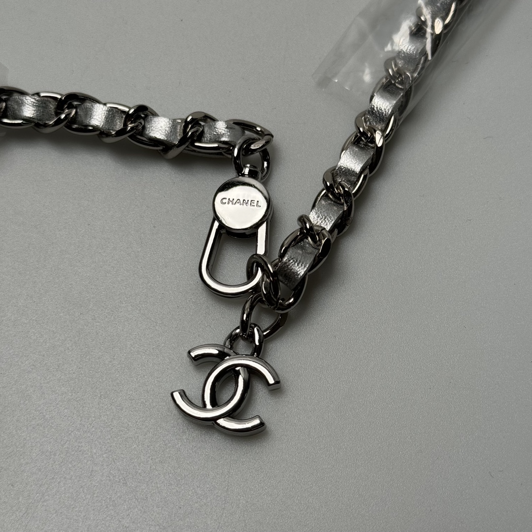 Chanel Mini腰包 A8900 ヴィンテージ感溢れる可愛いデザイン