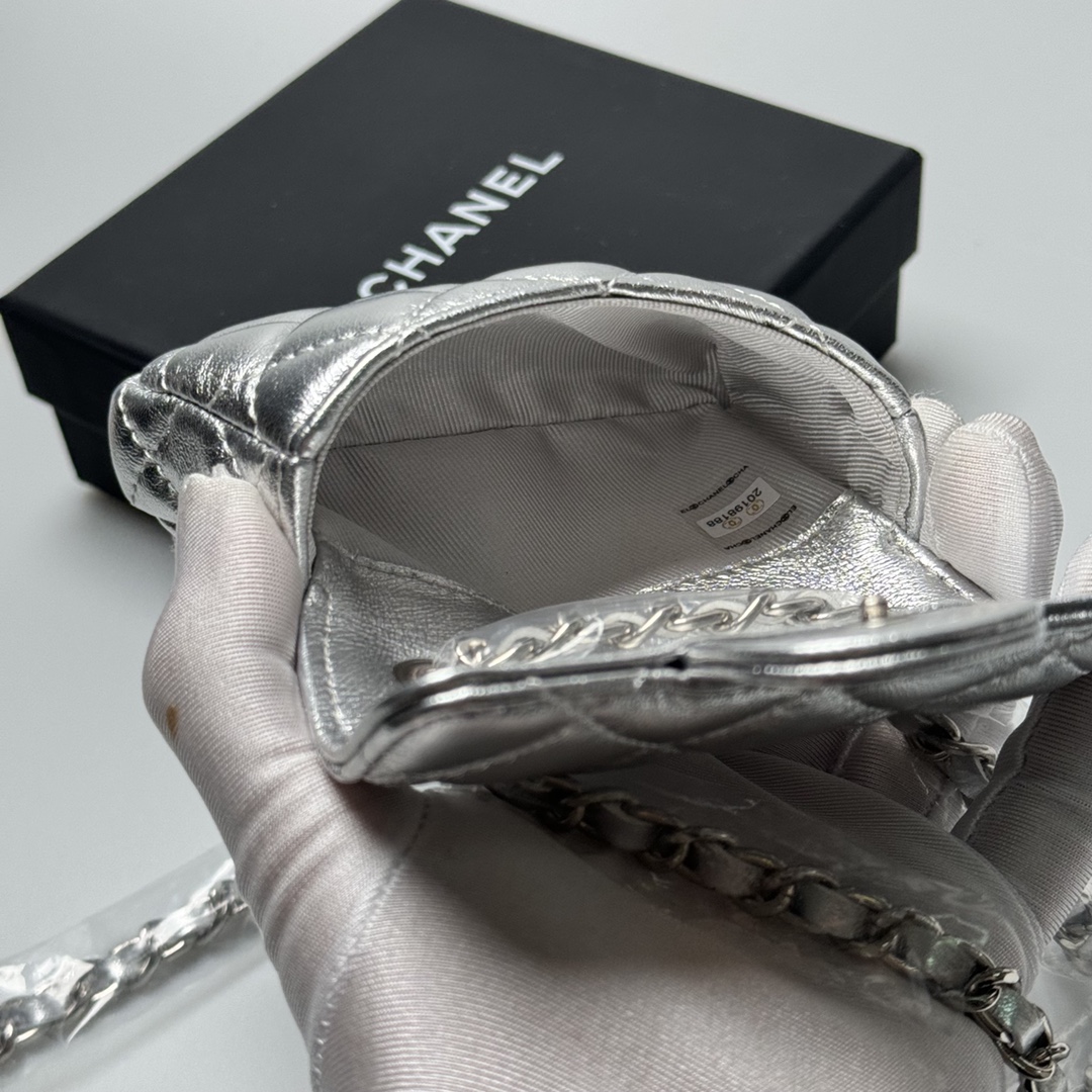 Chanel Mini腰包 A8900 ヴィンテージ感溢れる可愛いデザイン