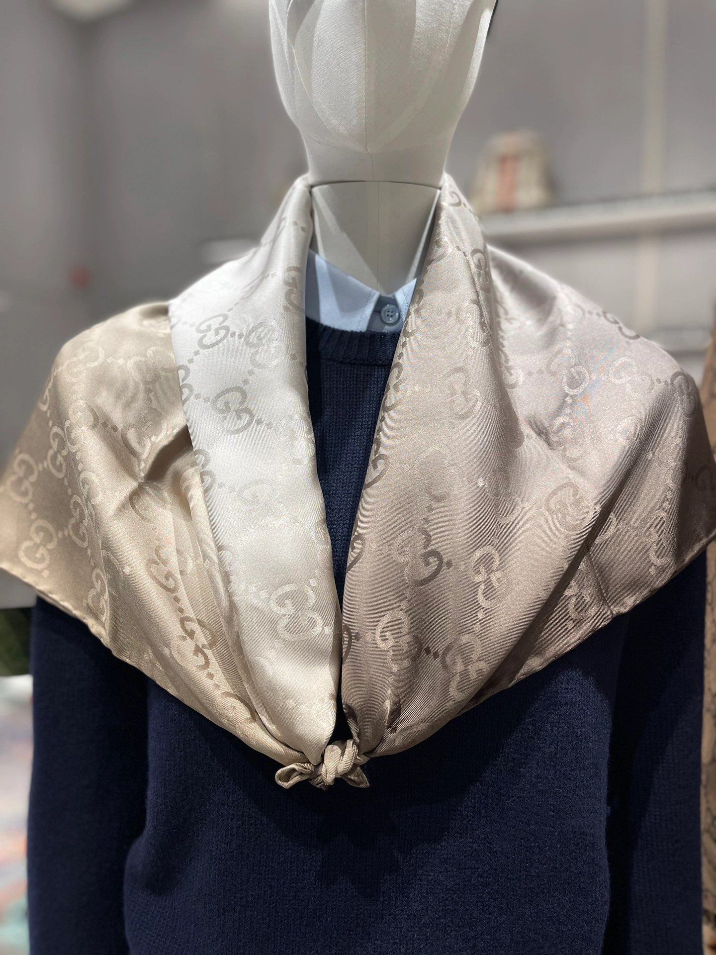 [Gucci Scarves]Upper body renderings