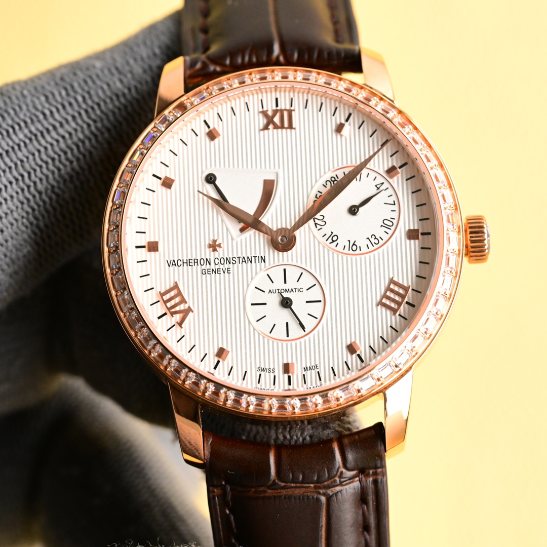 NO:148977,White Gold Diamond 50 launches the Vacheron Constantin TRADITIONNELLE series 83520/000R-9909 mechanical watch, which is launched in shock!  Independent second hand, pointer calendar, power reserve function, multi-function watch, 3-digit calendar, 6-digit running second hand, 9-digit brain display, the official watch diameter is 40mm, matched with a modified 2475SC fully automatic mechanical movement, it is out of stock for many years and has a popular model with high appearance.,,vacheron19860909白 金 钻50 新推出江诗丹顿TRADITIONNELLE传袭系列83520/000R-9909机械腕表,震撼上市！独立秒针、指针式日历、动力储备功能,多功能腕表,3位日历,6位跑秒小针,9位动脑显示,官方同样表径尺寸40mm,搭配改装2475SC全自动机械机芯,常年无货高颜值热门款.,,vacheron,Watch