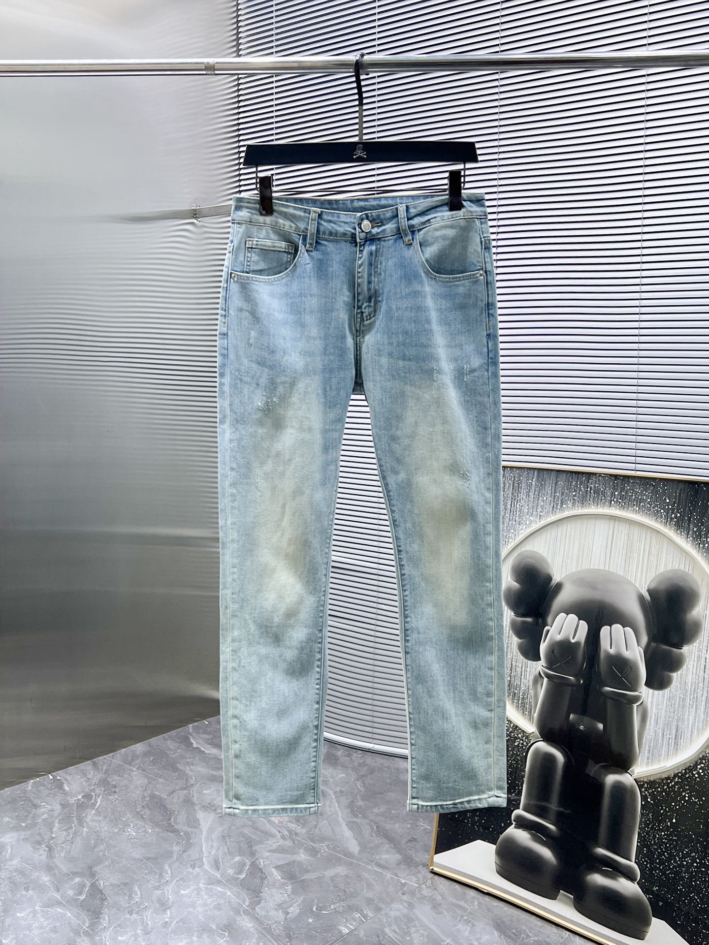 NO:431889,Archaeopteryx 2025ss new jeans, high-end version!  Customized fabrics for counters are breathable and comfortable, with impeccable details, and the brand element design concept reflects high quality. The feel is delicate and soft!  Present casual cut, with a great upper body shape. Number of 28-38 (no 35.37), arc'teryx, jeans, alexander wang19860909始祖鸟 2025ss新款牛仔裤,高端版本！专柜定制面料 透气舒适度高,细节无可挑剔,品牌元素设计理念,体现高品质.手感细腻柔软！呈现休闲裁剪,上身版型超赞 码数 28-38（无35.37）,arc'teryx,jeans,alexander wang,Men's clothing