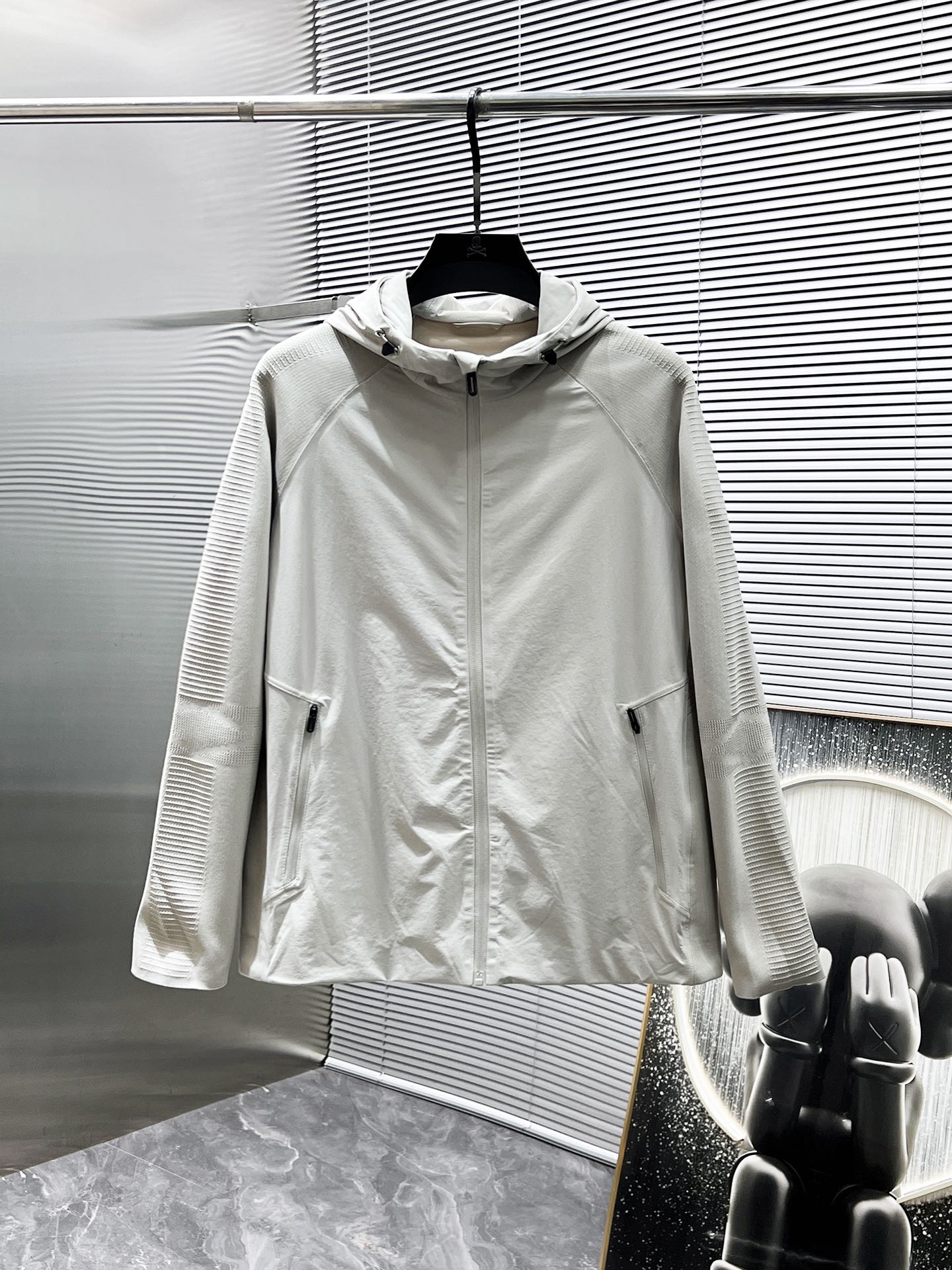 NO:160029,Deesant Spring 2025 new hooded jacket jacket, high-end version!  Customized fabrics for counters are breathable and comfortable, with impeccable details, and the brand element design concept reflects high quality. The feel is delicate and soft!  It is casually cut, with a great upper body style!  Number of codes 48-56, Jackets & coats, Jackets & coats, Hats, Alexander wang19860909迪桑特 2025春季新款 连帽 夹克 外套,高端版本！专柜定制面料 透气舒适度高,细节无可挑剔,品牌元素设计理念,体现高品质.手感细腻柔软！呈现休闲裁剪,上身版型超赞！码数48-56,,jackets & coats,jackets & coats,hats,alexander wang,Men's clothing