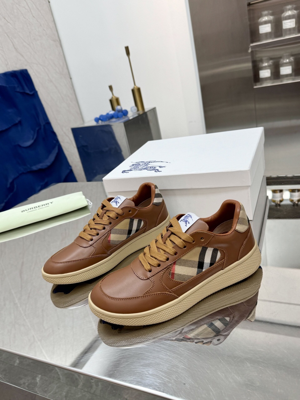 Italian-Made Sneakers with Horseman Design Label and Bobury File Soles – New Couple Outfits