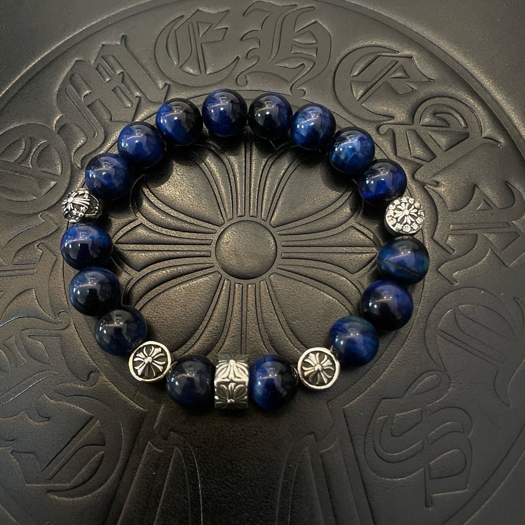 NO:112171,Batch New [Counter Quality] Chrome Hearts Croxin Classic retro multi-element lapis lazuli bracelet bracelet, Kuaishou/ins/Little Red Book popular, different concave and convex design styles present unique. Cross Scout flowers are Croxin's logo, so they last longer. Genuine version Chrome Hearts Croxin, differentiate the market ordinary light version, benchmark the quality of the version, look at the details of the letter printing, the degree of retro old gray oxygen. Seiko version!  , jewelry boutique, chrome hearts, chrome hearts, bracelet19860909批 新款【专柜品质】Chrome Hearts克罗心 经典复古多元素青金石手串手链 ,快手/ins/小红书热门,凹凸造型不同的花纹设计风格呈现出与众不同 十字架童军花是克罗心的标志 所以更经久不衰 正品打版Chrome Hearts克罗心 区别市场普通轻版 对版对标品质 看字印细节 复古做旧灰氧程度.精工版本！,饰品精品,chrome hearts,chrome hearts,bracelet,Jewelry