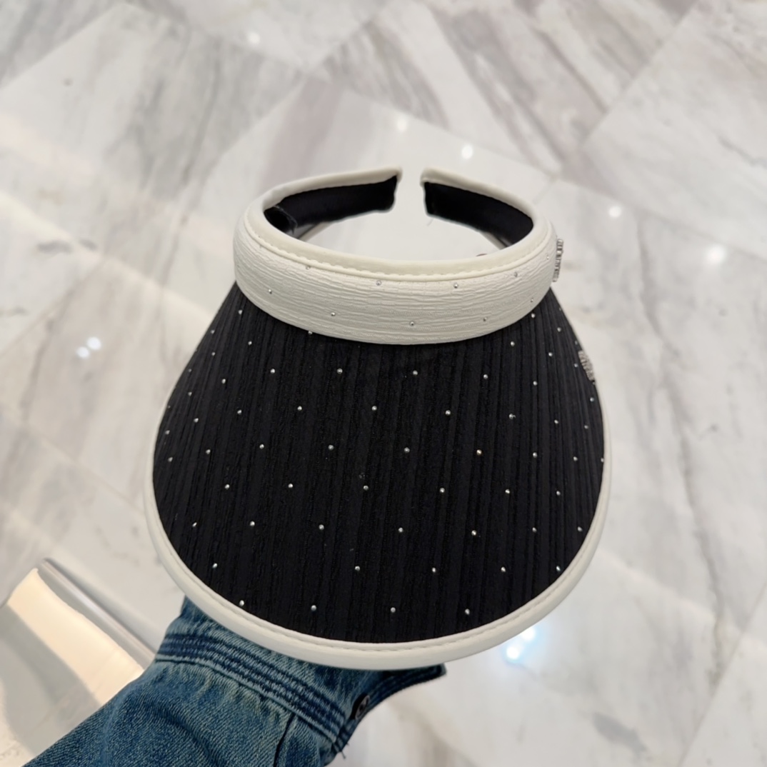 NO:226031,Croxin Sun hat is here, casual and fashionable style, empty roof design, summer essential items, super sunshade, huge slim hat, straw hat, fisherman hat, baseball hat, hat, chrome hearts, espadrilles, hats19860909克罗心 遮阳帽来啦 休闲时尚风 空顶设计 夏天必备单品超级遮阳还巨显瘦帽子草帽渔夫帽棒球帽,帽子,chrome hearts,espadrilles,hats,hat