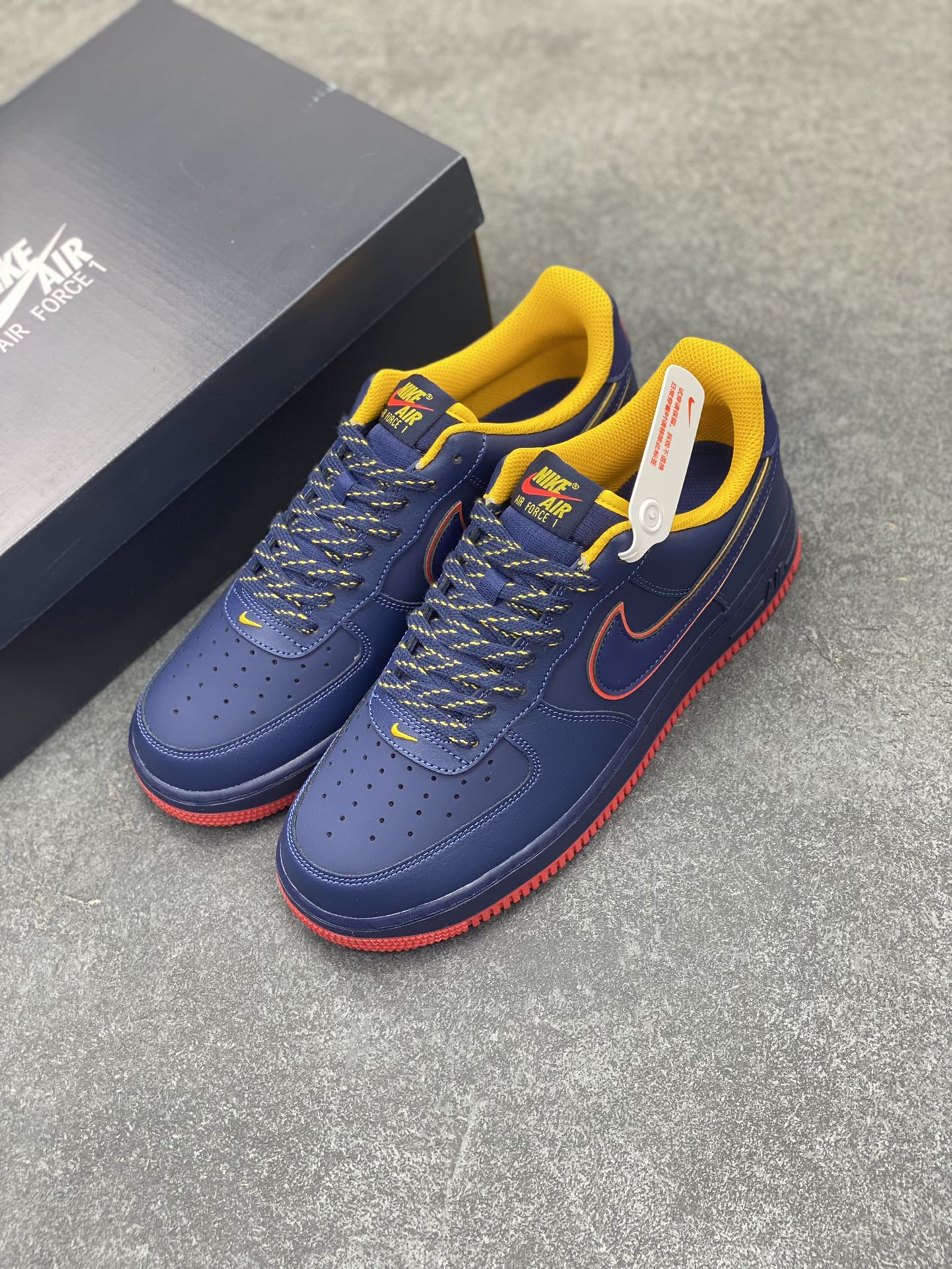 图片[8]-Air Force 1\’ 07 红蓝黄 原楦头原纸板 打造纯正空军版型 专注外贸渠道 全掌内置蜂窝气垫 #原盒配件 原厂中底钢印、拉帮完美 货号：HV5752-410 尺码：36 36.5 37.5 38 38.5 39 40 40.5 41 42 42.5 43 44 44.5 45-选品中心