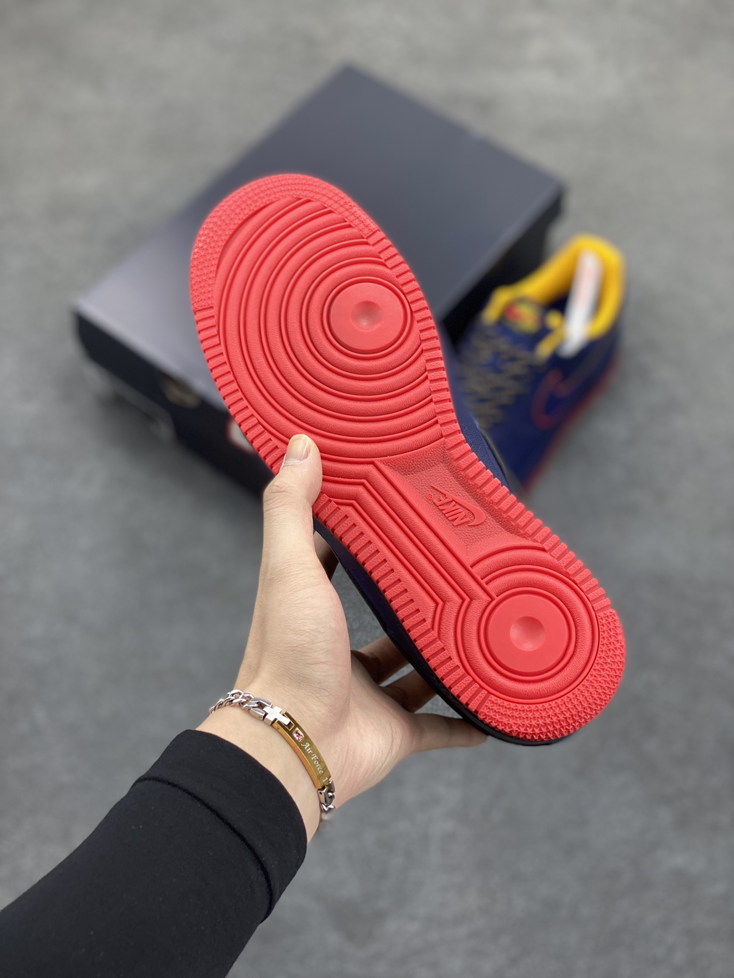 图片[5]-Air Force 1\’ 07 红蓝黄 原楦头原纸板 打造纯正空军版型 专注外贸渠道 全掌内置蜂窝气垫 #原盒配件 原厂中底钢印、拉帮完美 货号：HV5752-410 尺码：36 36.5 37.5 38 38.5 39 40 40.5 41 42 42.5 43 44 44.5 45-选品中心