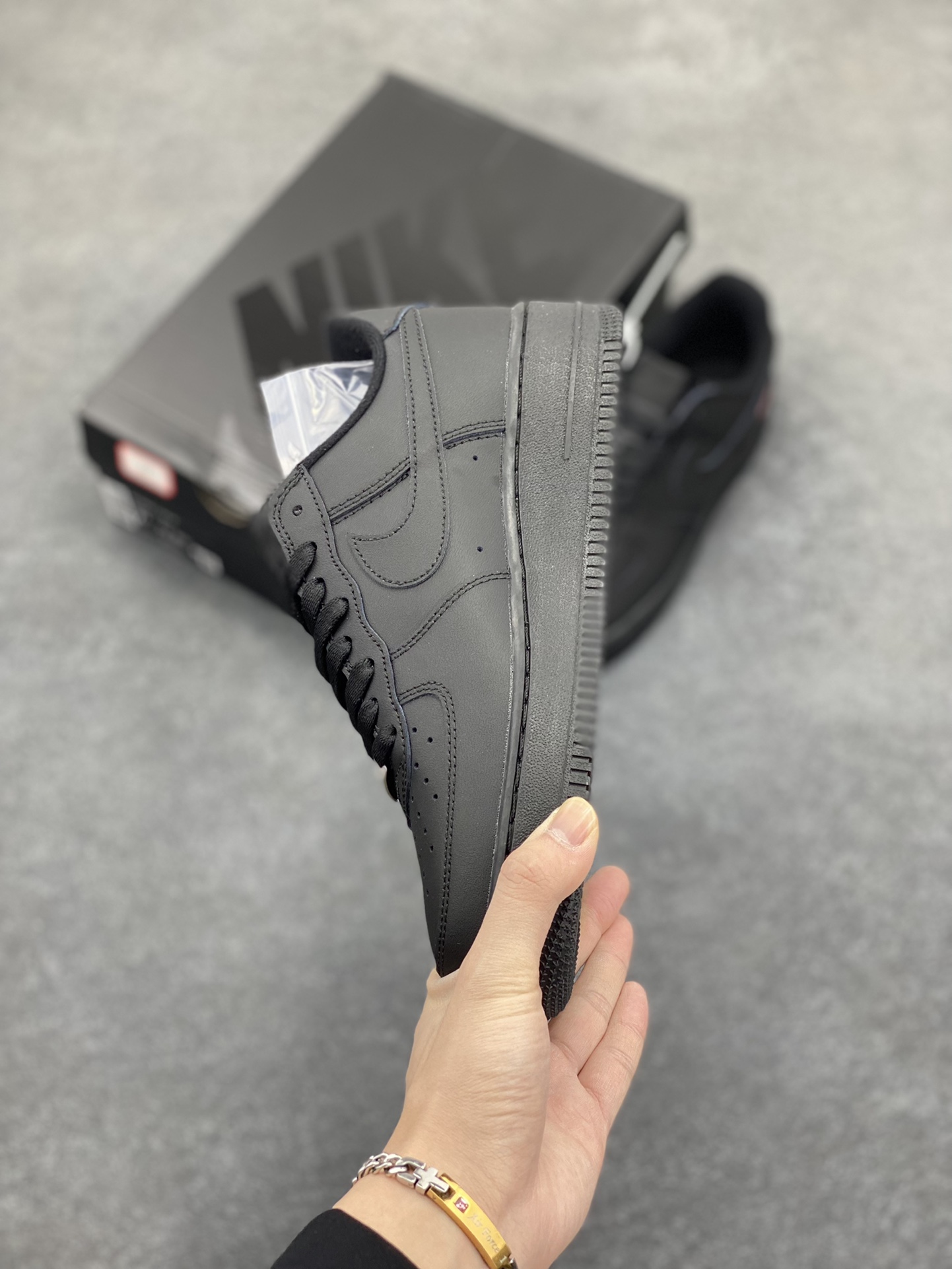 图片[3]-Nike Air Force 1 Low Supreme联名 空军一号低帮运动休闲板鞋 原楦头原纸板 打造纯正空军版型 专注外贸渠道 全掌内置蜂窝气垫 原盒配件 原厂中底钢印、拉帮完美 货号：CU9225-001 尺码：36 36.5 37.5 38 38.5 39 40 40.5 41 42 42.5 43 44 44.5 45-选品中心