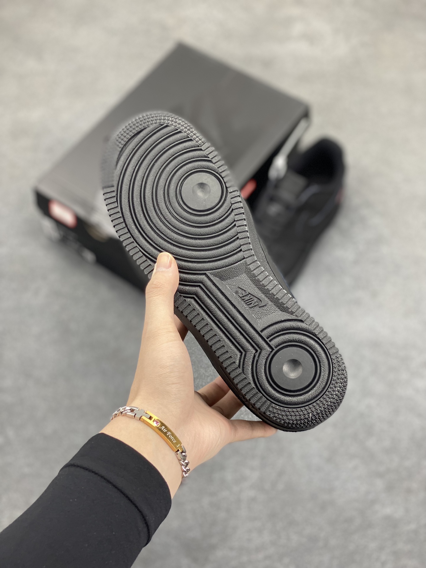 图片[5]-Nike Air Force 1 Low Supreme联名 空军一号低帮运动休闲板鞋 原楦头原纸板 打造纯正空军版型 专注外贸渠道 全掌内置蜂窝气垫 原盒配件 原厂中底钢印、拉帮完美 货号：CU9225-001 尺码：36 36.5 37.5 38 38.5 39 40 40.5 41 42 42.5 43 44 44.5 45-选品中心