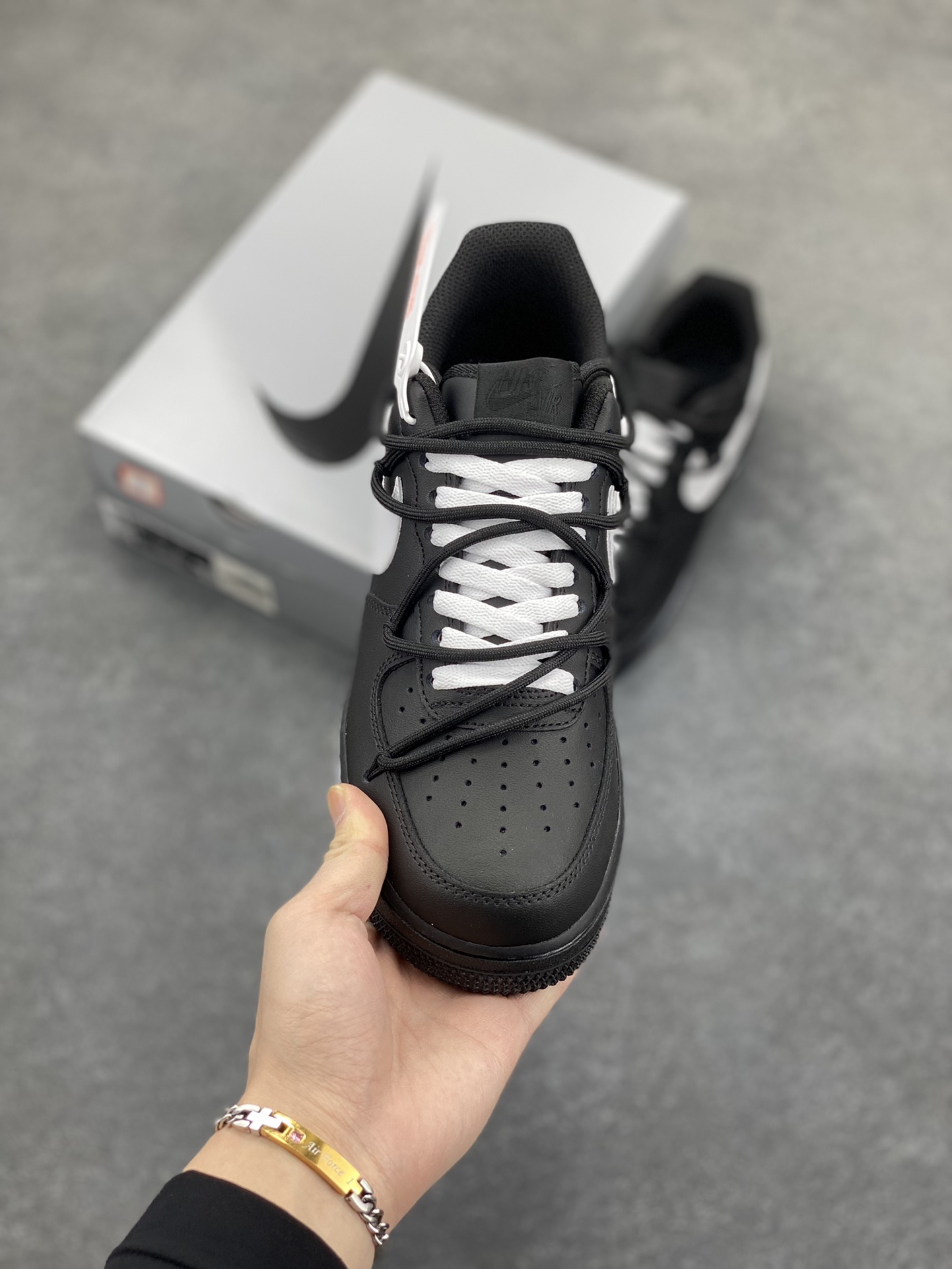 图片[2]-Nike Air Force 1 Low’07 小雏菊 黑白涂鸦手绘空军一号低帮绑带休闲板鞋 定制皮料 原厂3D打印 定制鞋盒 原楦原纸板 纯正空军版型 内置全掌气垫 货号：CK0316-063 尺码：36 36.5 37.5 38 38.5 39 40 40.5 41 42 42.5 43 44 44.5 45-选品中心
