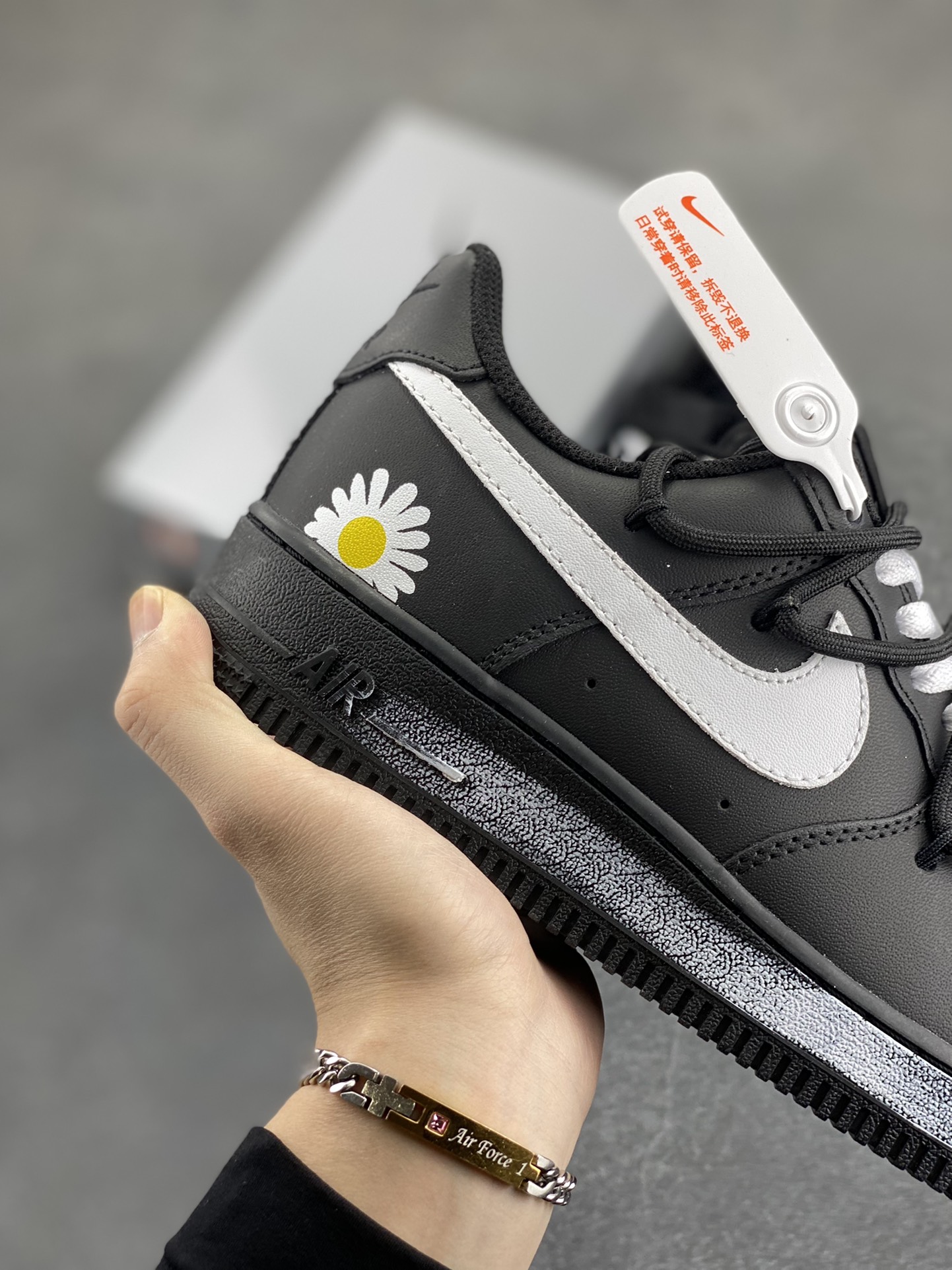 图片[6]-Nike Air Force 1 Low’07 小雏菊 黑白涂鸦手绘空军一号低帮绑带休闲板鞋 定制皮料 原厂3D打印 定制鞋盒 原楦原纸板 纯正空军版型 内置全掌气垫 货号：CK0316-063 尺码：36 36.5 37.5 38 38.5 39 40 40.5 41 42 42.5 43 44 44.5 45-选品中心