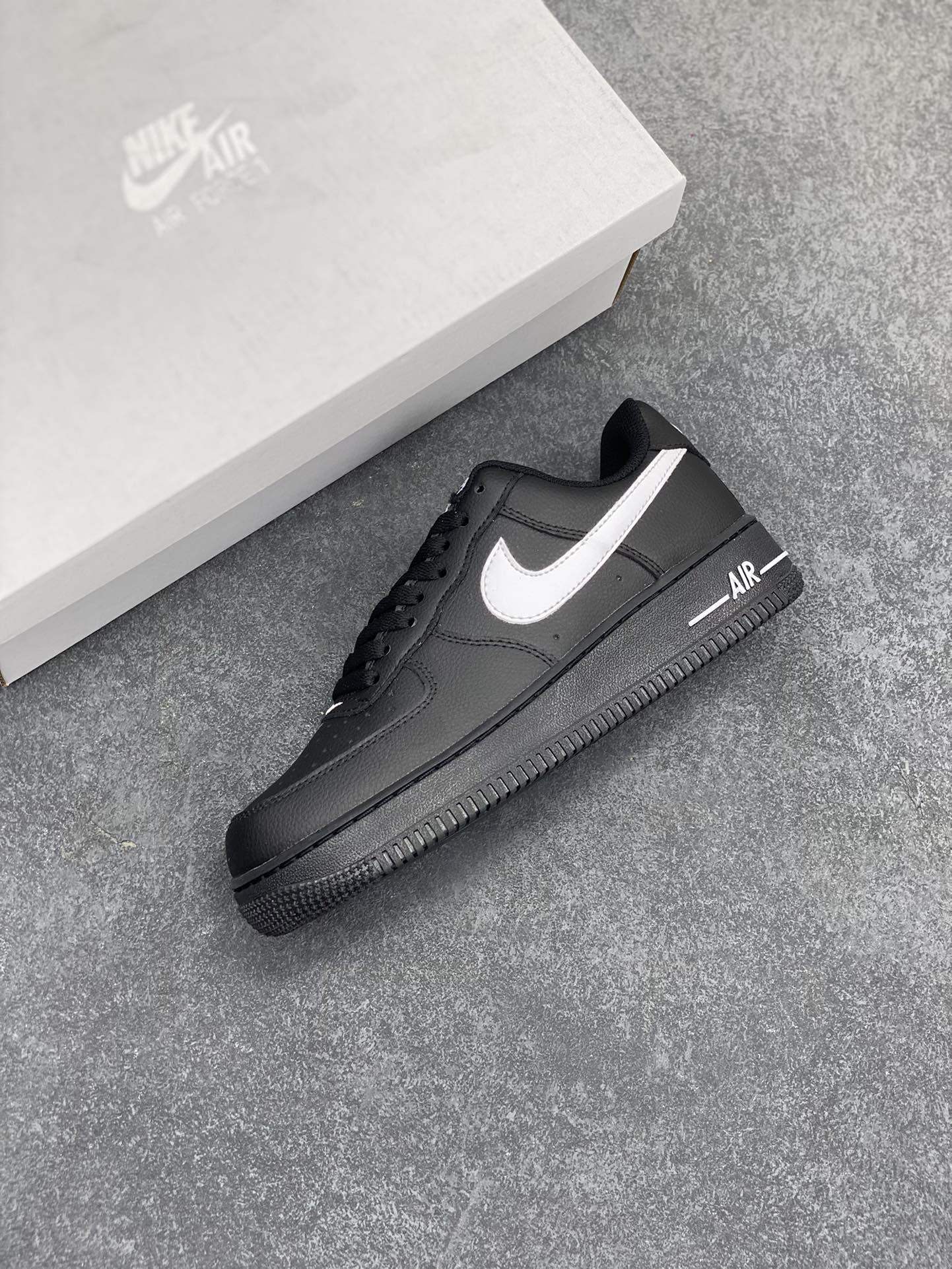 图片[7]-Air Force 1\’ 07 新黑白勾 原楦头原纸板 打造纯正空军版型 专注外贸渠道 全掌内置蜂窝气垫 #原盒配件 原厂中底钢印、拉帮完美 货号：HV6359-001 尺码：36 36.5 37.5 38 38.5 39 40 40.5 41 42 42.5 43 44 44.5 45-选品中心