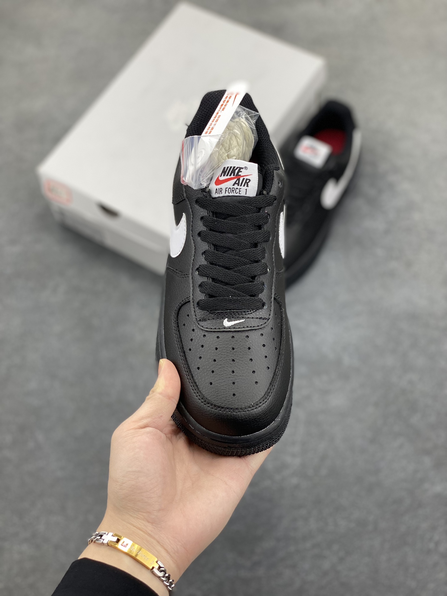 图片[2]-Air Force 1\’ 07 新黑白勾 原楦头原纸板 打造纯正空军版型 专注外贸渠道 全掌内置蜂窝气垫 #原盒配件 原厂中底钢印、拉帮完美 货号：HV6359-001 尺码：36 36.5 37.5 38 38.5 39 40 40.5 41 42 42.5 43 44 44.5 45-选品中心