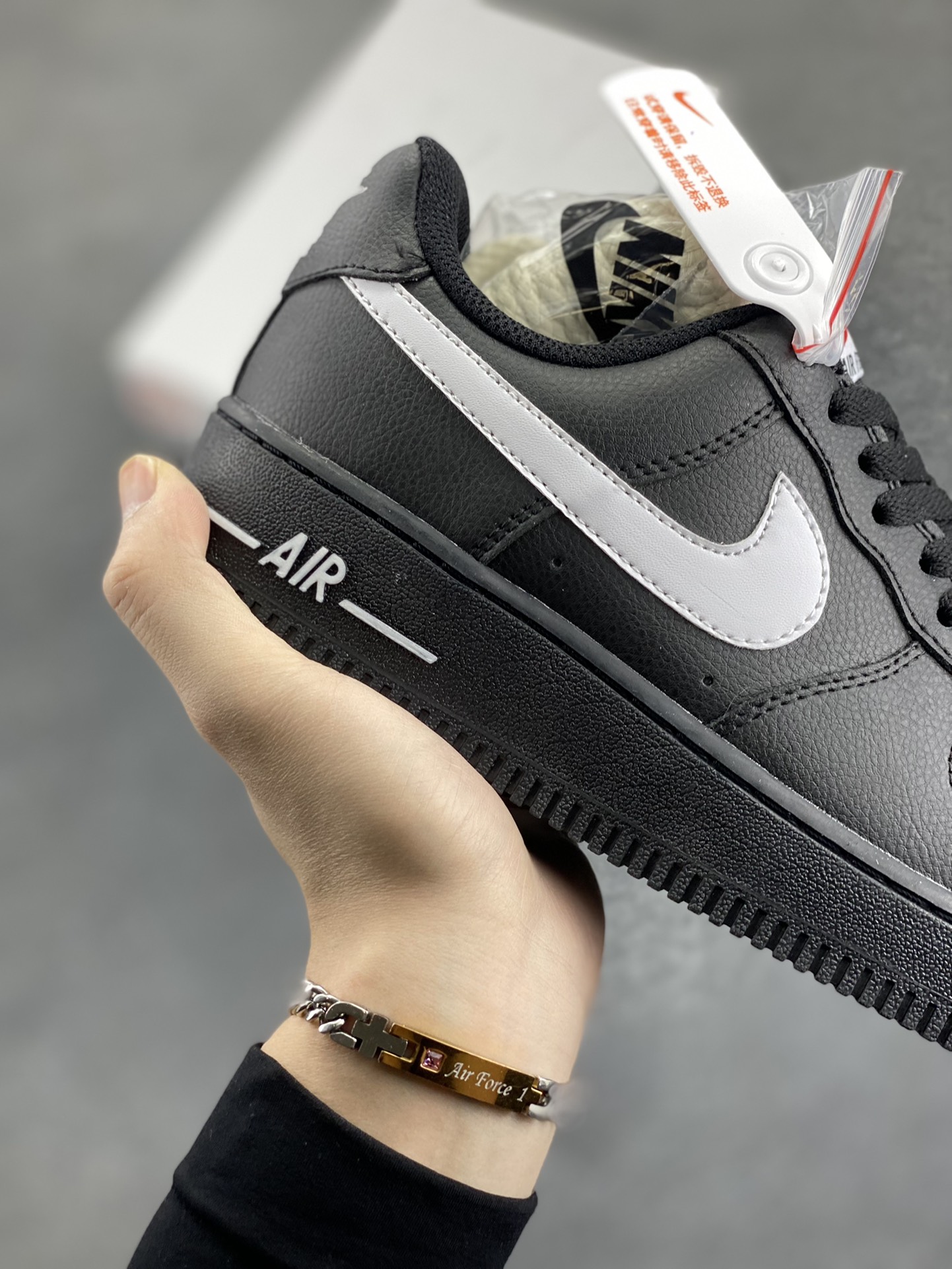 图片[6]-Air Force 1\’ 07 新黑白勾 原楦头原纸板 打造纯正空军版型 专注外贸渠道 全掌内置蜂窝气垫 #原盒配件 原厂中底钢印、拉帮完美 货号：HV6359-001 尺码：36 36.5 37.5 38 38.5 39 40 40.5 41 42 42.5 43 44 44.5 45-选品中心