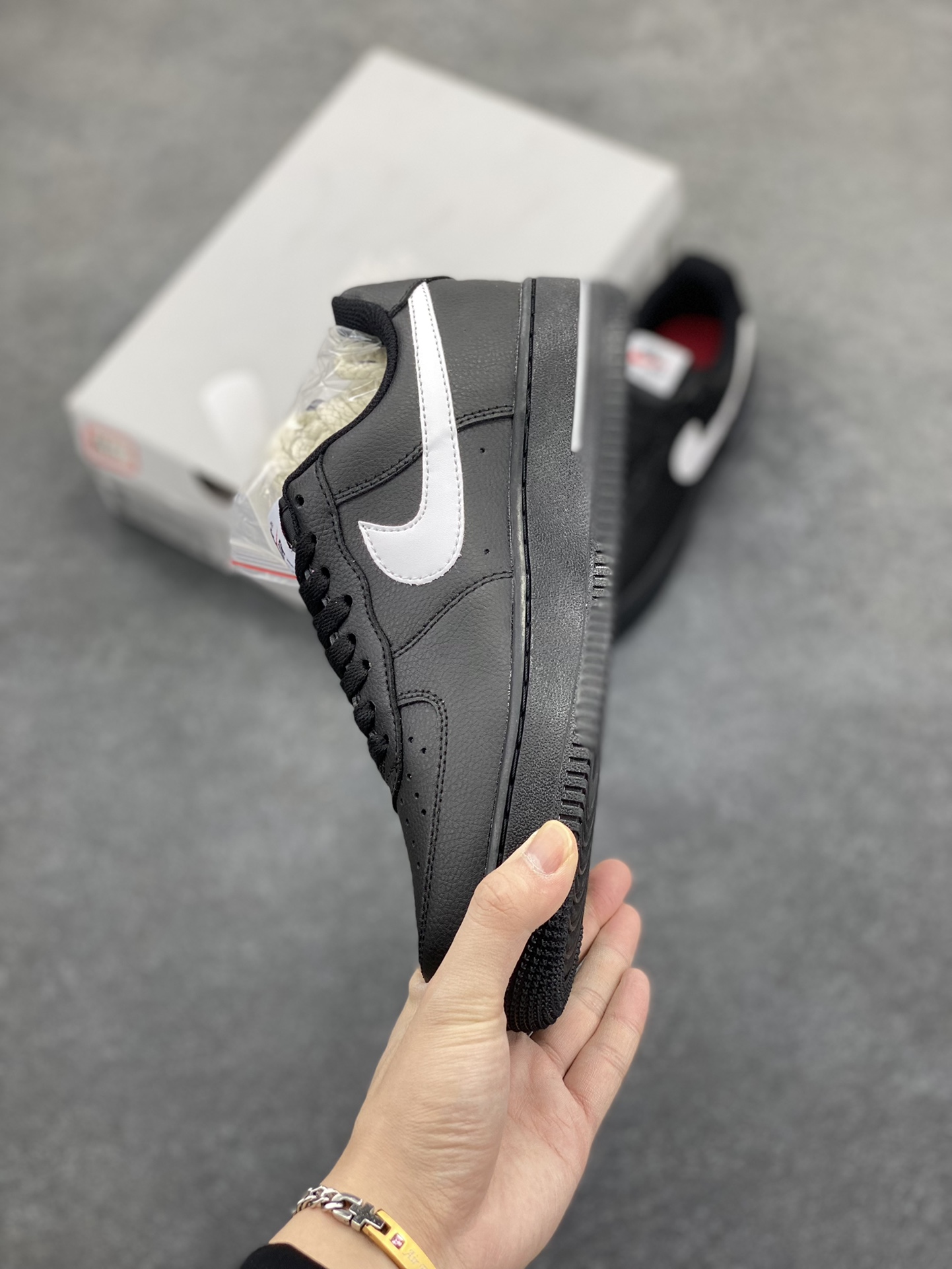 图片[3]-Air Force 1\’ 07 新黑白勾 原楦头原纸板 打造纯正空军版型 专注外贸渠道 全掌内置蜂窝气垫 #原盒配件 原厂中底钢印、拉帮完美 货号：HV6359-001 尺码：36 36.5 37.5 38 38.5 39 40 40.5 41 42 42.5 43 44 44.5 45-选品中心