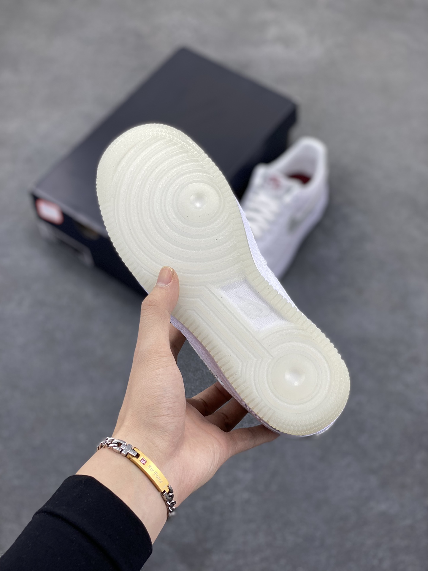 图片[5]-Nike Air Force 1 Low 07 白银闪钩 原楦头原纸板 打造纯正低帮空军版型 专注外贸渠道 全掌内置蜂窝气垫 原盒配件 原厂中底钢印、拉帮完美 货号：HQ3461-191 尺码：36 36.5 37.5 38 38.5 39 40 40.5 41 42 42.5 43 44 44.5 45-选品中心