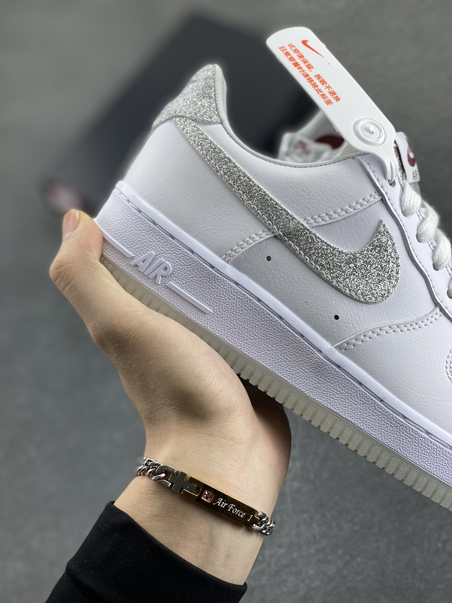 图片[6]-Nike Air Force 1 Low 07 白银闪钩 原楦头原纸板 打造纯正低帮空军版型 专注外贸渠道 全掌内置蜂窝气垫 原盒配件 原厂中底钢印、拉帮完美 货号：HQ3461-191 尺码：36 36.5 37.5 38 38.5 39 40 40.5 41 42 42.5 43 44 44.5 45-选品中心
