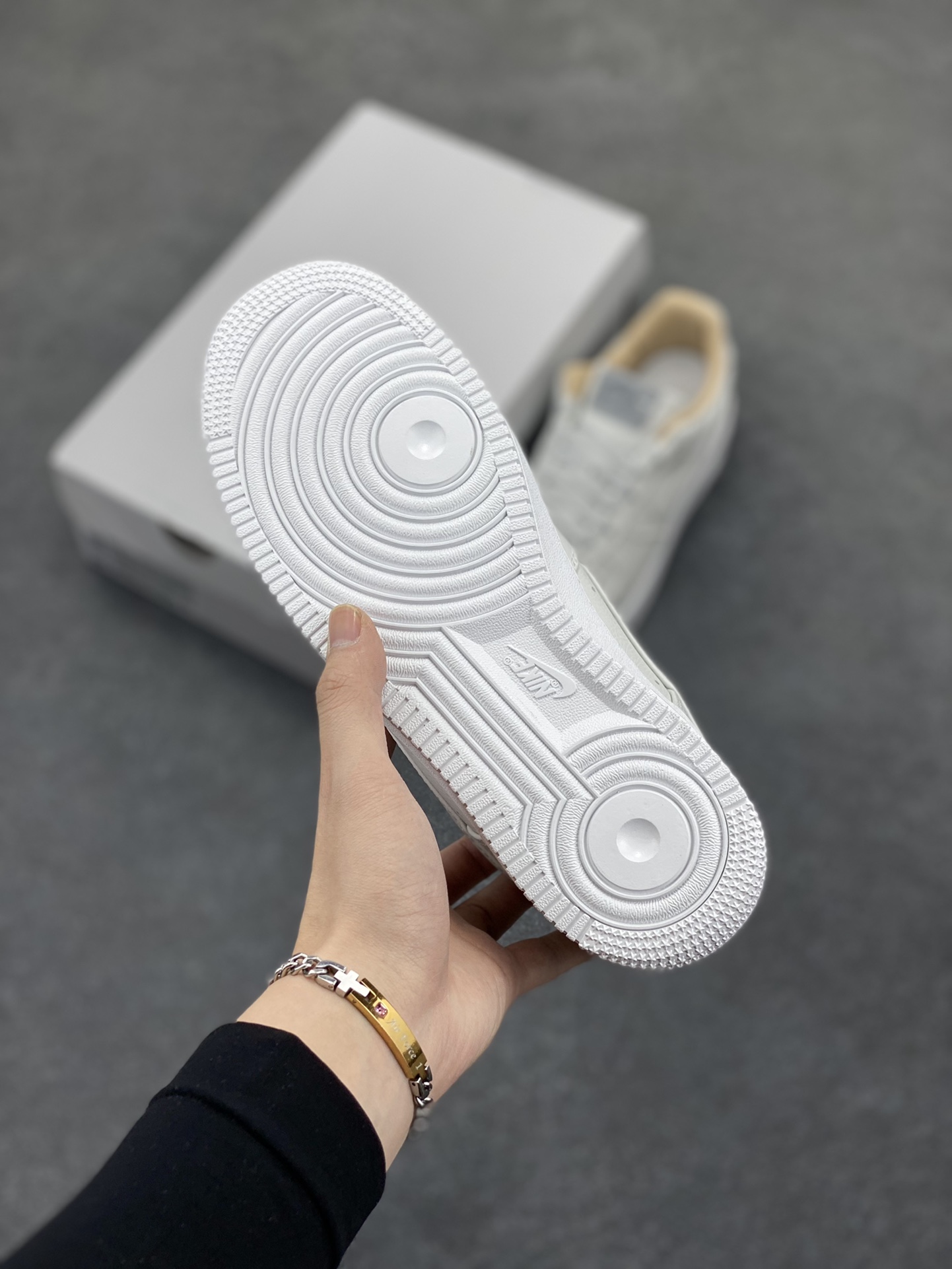 图片[5]-Nike Air Force 1\’ 07 原楦头原纸板 打造纯正空军版型 专注外贸渠道 全掌内置蜂窝气垫 #原盒配件 原厂中底钢印、拉帮完美 货号：IB1406-111 尺码：36 36.5 37.5 38 38.5 39 40 40.5 41 42 42.5 43 44 44.5 45-选品中心