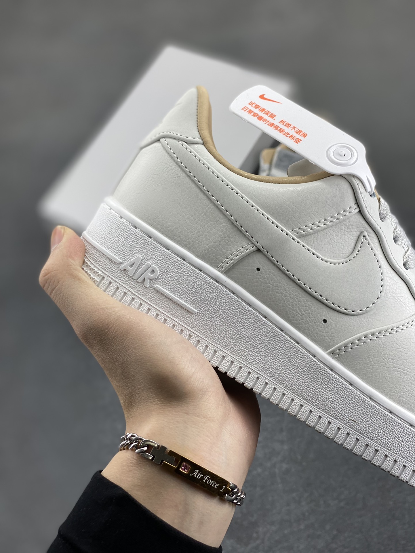 图片[6]-Nike Air Force 1\’ 07 原楦头原纸板 打造纯正空军版型 专注外贸渠道 全掌内置蜂窝气垫 #原盒配件 原厂中底钢印、拉帮完美 货号：IB1406-111 尺码：36 36.5 37.5 38 38.5 39 40 40.5 41 42 42.5 43 44 44.5 45-选品中心