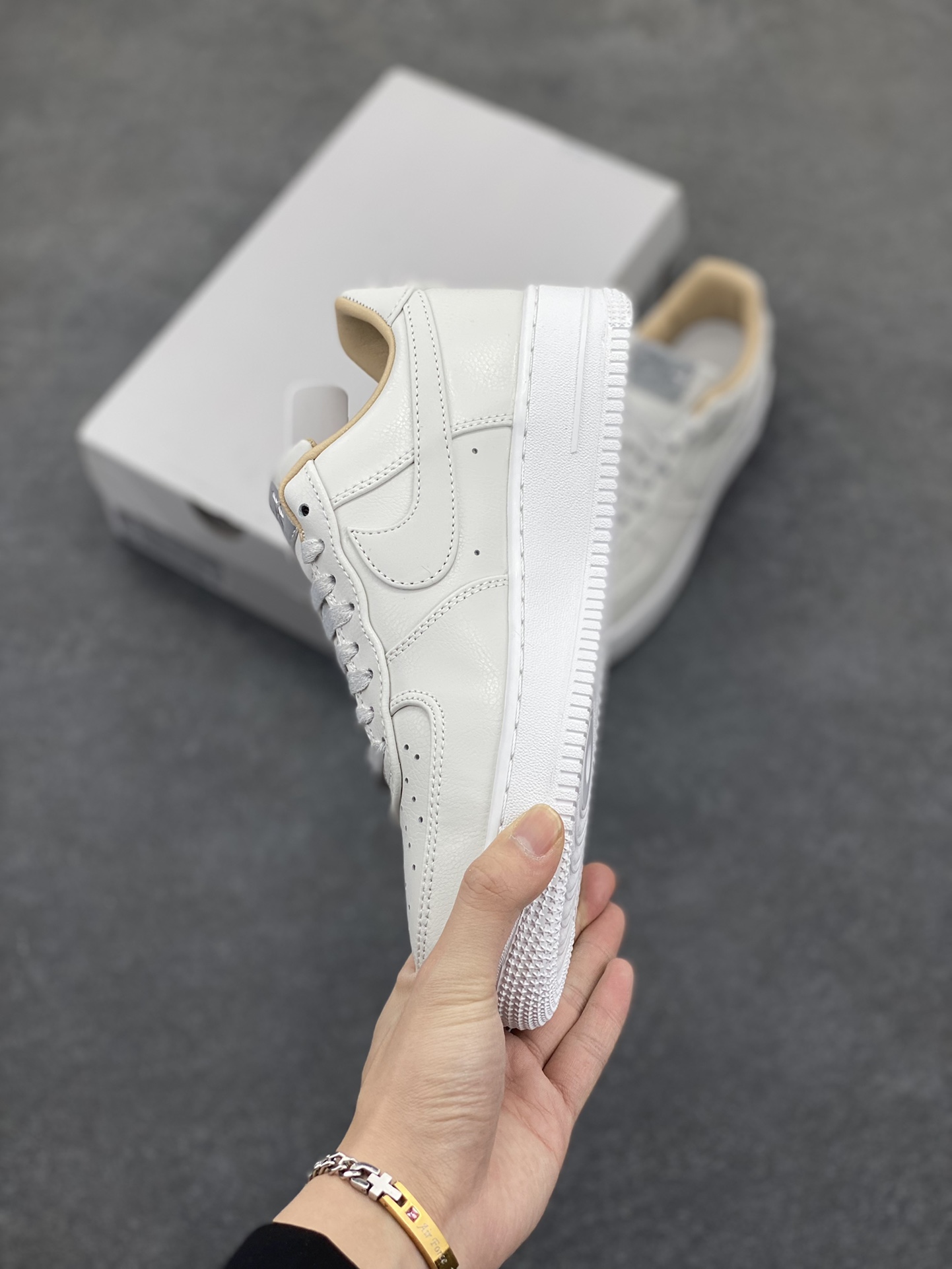 图片[3]-Nike Air Force 1\’ 07 原楦头原纸板 打造纯正空军版型 专注外贸渠道 全掌内置蜂窝气垫 #原盒配件 原厂中底钢印、拉帮完美 货号：IB1406-111 尺码：36 36.5 37.5 38 38.5 39 40 40.5 41 42 42.5 43 44 44.5 45-选品中心