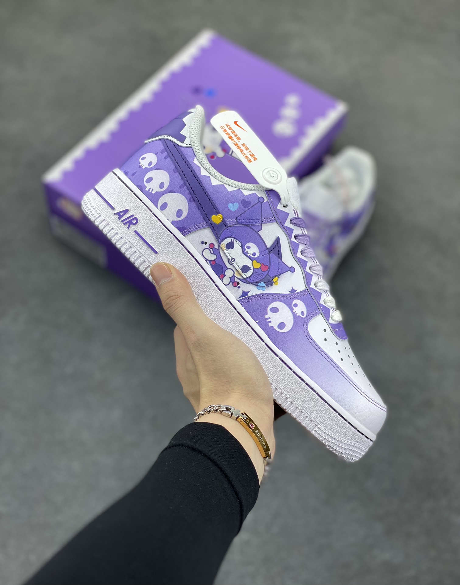 超限量联名  Doraemon×Nike Air Force 1 Low小巫女联名款 骷髅头空军一号 渐变白绿 低帮休闲板鞋 定制皮料 纯正空军板型 原装定制鞋盒 原楦头原纸板 内置全掌气垫 货号:CW2288-111 尺码:36 36.5 37.5 38 38.5 39 40 40.5 41 42 42.5 43 44 44.5 45-选品中心