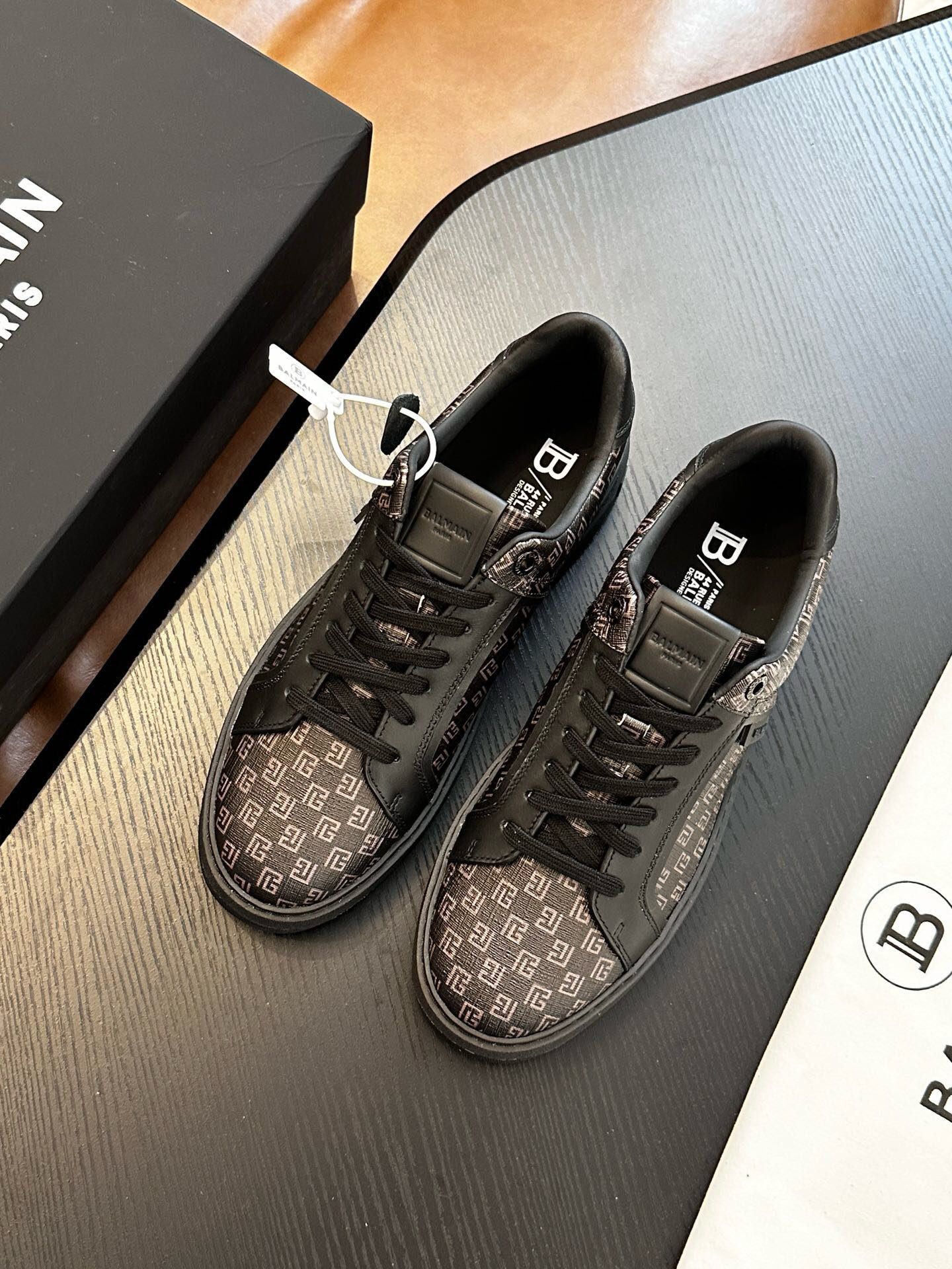 NO:222900,Brand BALMAIN Color Original Color Number 39-44 Customized 38.45.46.47 Price Material Balmain 2025 Men's Casual Shoes Original single-quality luxury material upper is imported soft cowhide comfortable breathable cowhide inner cowhide footbed. Handmade to create only for comfortable wearing experience original film outsole, Balmain, balmain, balmain, cowhide19860909品牌BALMAIN 颜色 原版配色 码数39-44定做38.45.46.47 价格 材质巴尔曼2025男士 休闲鞋 原单品质奢华选材鞋面采用进口柔软牛皮舒适透气牛皮内里牛皮垫脚 手工打造只为舒适的穿着体验原版开膜大底,巴尔曼,balmain,balmain,cowhide,Men's shoes