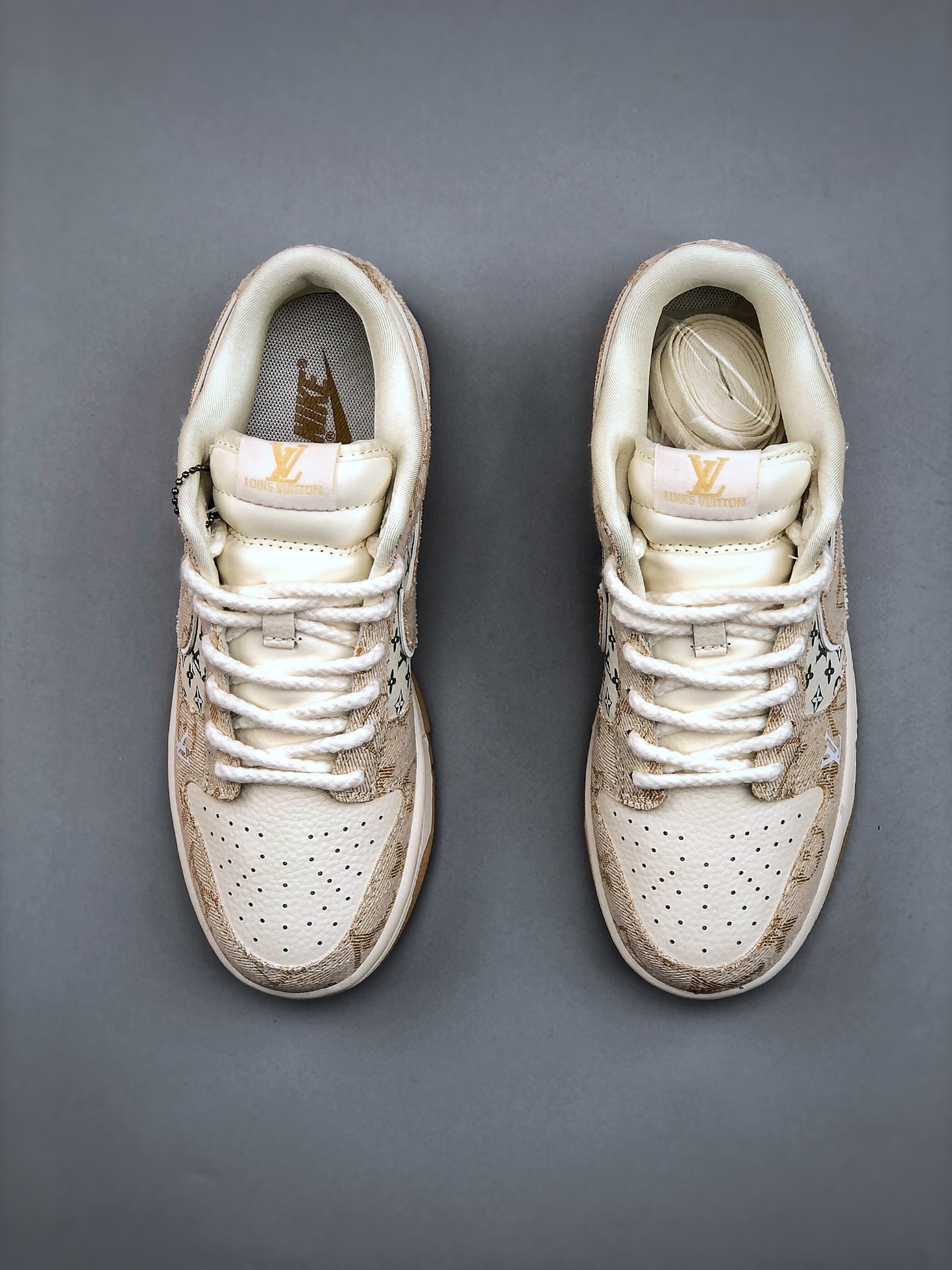 Nike SB Dunk Low x Louis Vuitton Beige Canvas, High Quality, Great Comfort 6 i1742765355 9711 4
