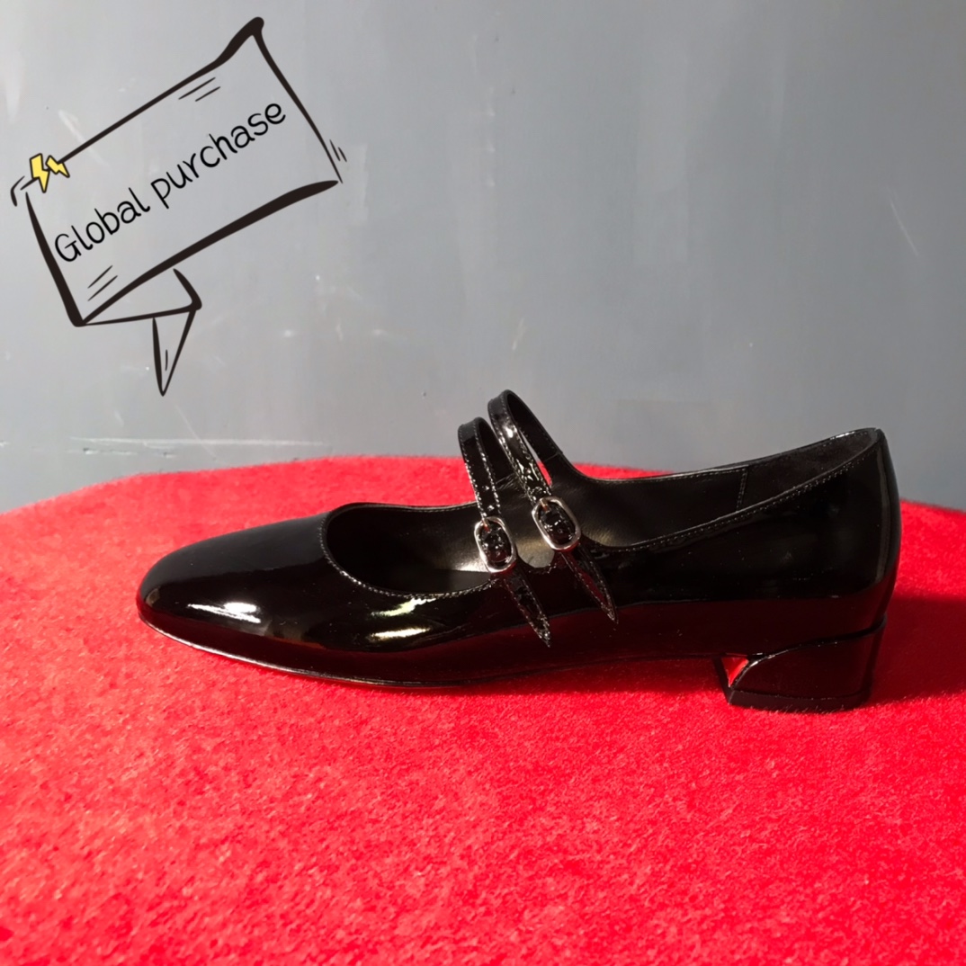 NO:100534,High-end customization 2025 spring and summer classic series!  H1.5Cm size 34-43. Genuine leather sole -001 black slim leather, black sheepskin. Official website synchronization Official website picture. Standard European code Reference:-001 Color:black/black Material:patent Lining:red goat leather Heel height:1.5Cm Sole:leather sole Size:EU 34-43 (US 4-11):,,christian louboutin,sheepskin,Leather soles19860909高端订制 2025春夏精典款系列！ H1.5Cm尺码34-43码.真皮大底 －001黑色柒皮,黑色羊皮里.官网同步 官网图. 标准欧码 Reference:-001 Color:black/black Material:patent Lining:red goat leather Heel heigh:1.5Cm Sole:leather sole Size:EU 34－43（US 4一11) :,,christian louboutin,sheepskin,Leather soles,Women's Shoes