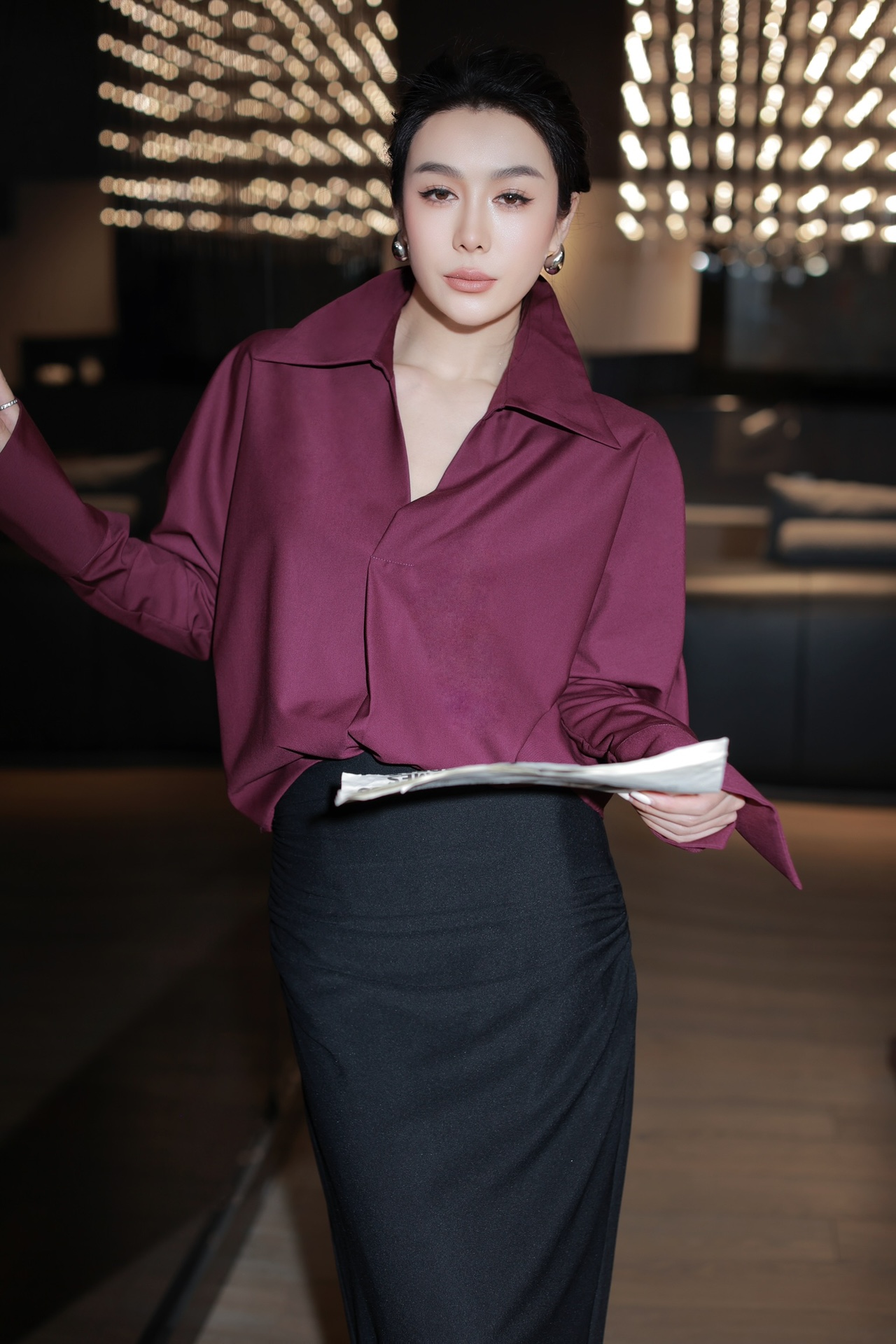 “High-End Women’s Suit with High-Quality Fabric, Comfortable Fit, and Stylish Design in Multiple Sizes and Colors” - 图片 6