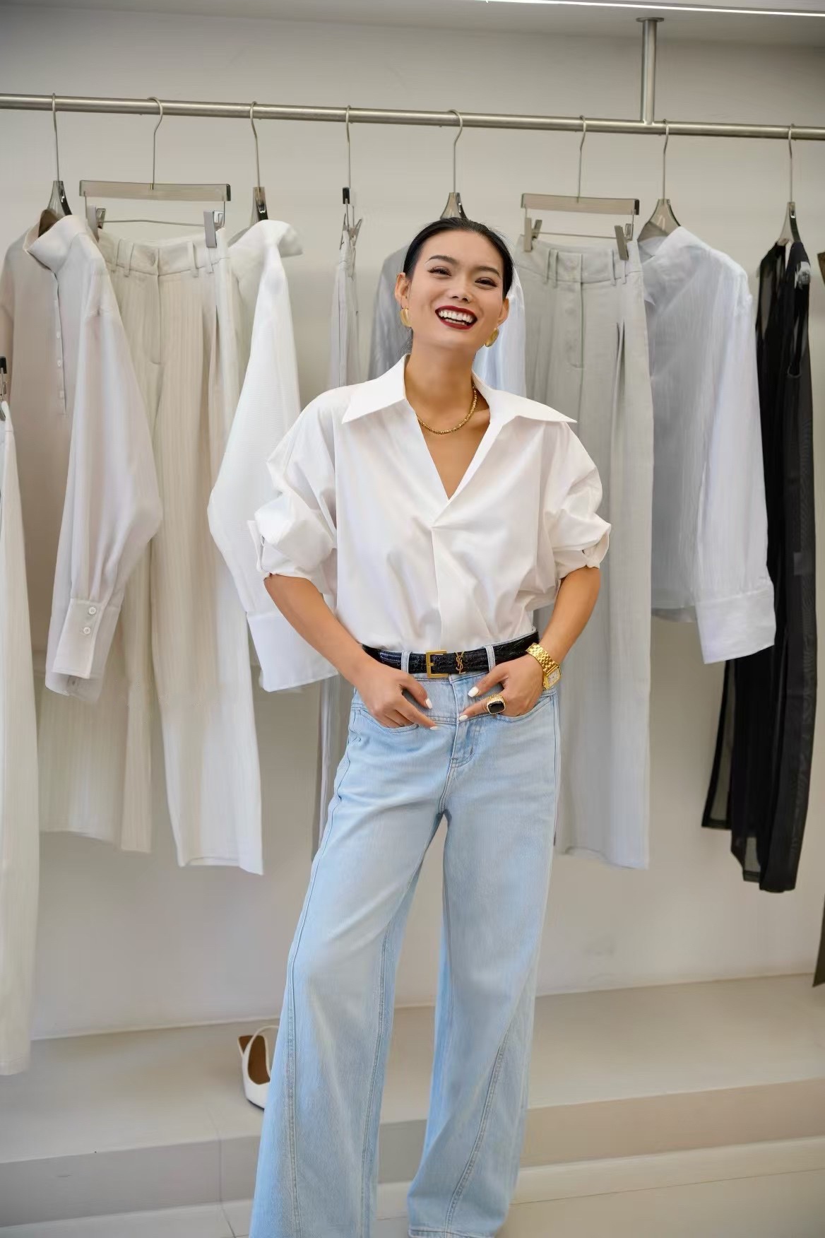 “High-End Women’s Suit Set: Quality Fabric, Stylish Design, Various Sizes and Colors” - 图片 2