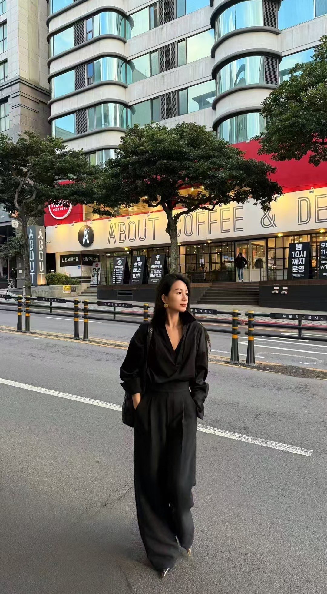“High-Quality Women’s Suit Set: V-Neck Shirt, Soft Fabric, Various Sizes & Colors, Comfortable Fit” - 图片 5