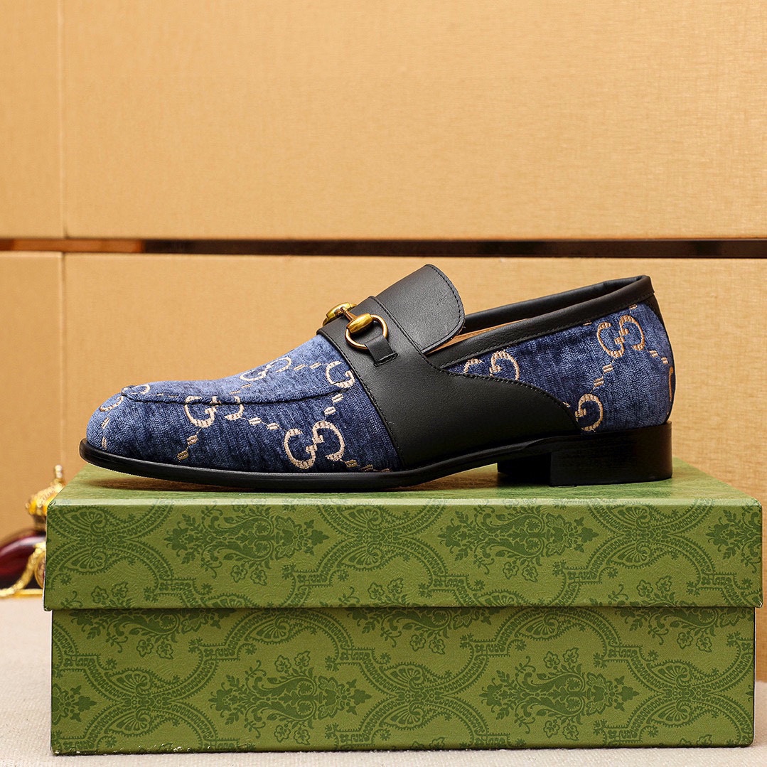 Gucci Men's Blue Leather Loafers with Signature GG Pattern and Gold Buckle 5 i1742796448 1291 3