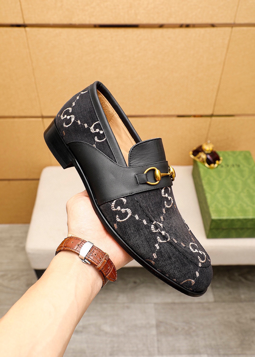 Gucci Men's Black Leather Loafers with Iconic GG Pattern and Gold Hardware 6 i1742796493 2427 4