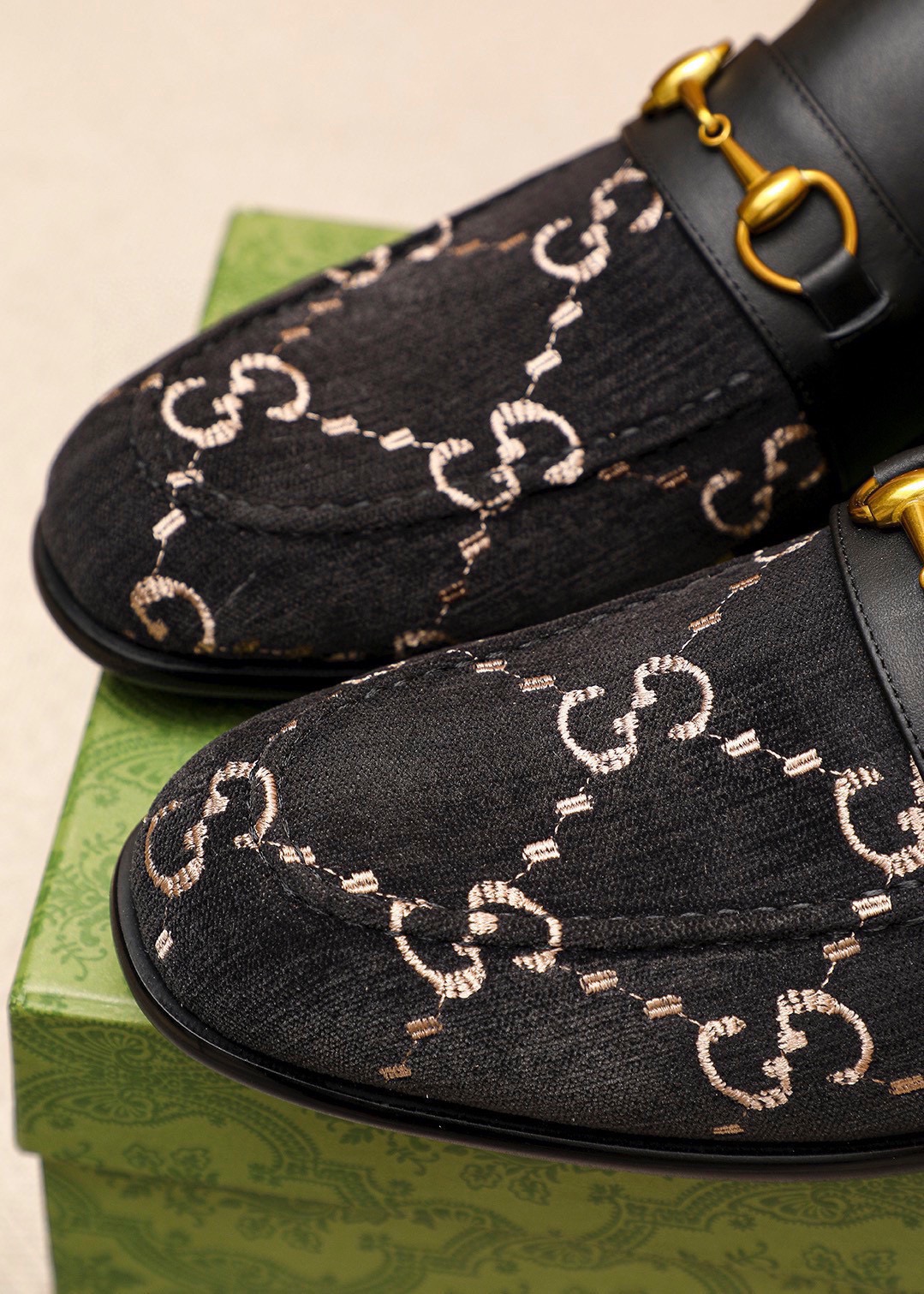 Gucci Men's Black Leather Loafers with Iconic GG Pattern and Gold Hardware 7 i1742796493 4175 5