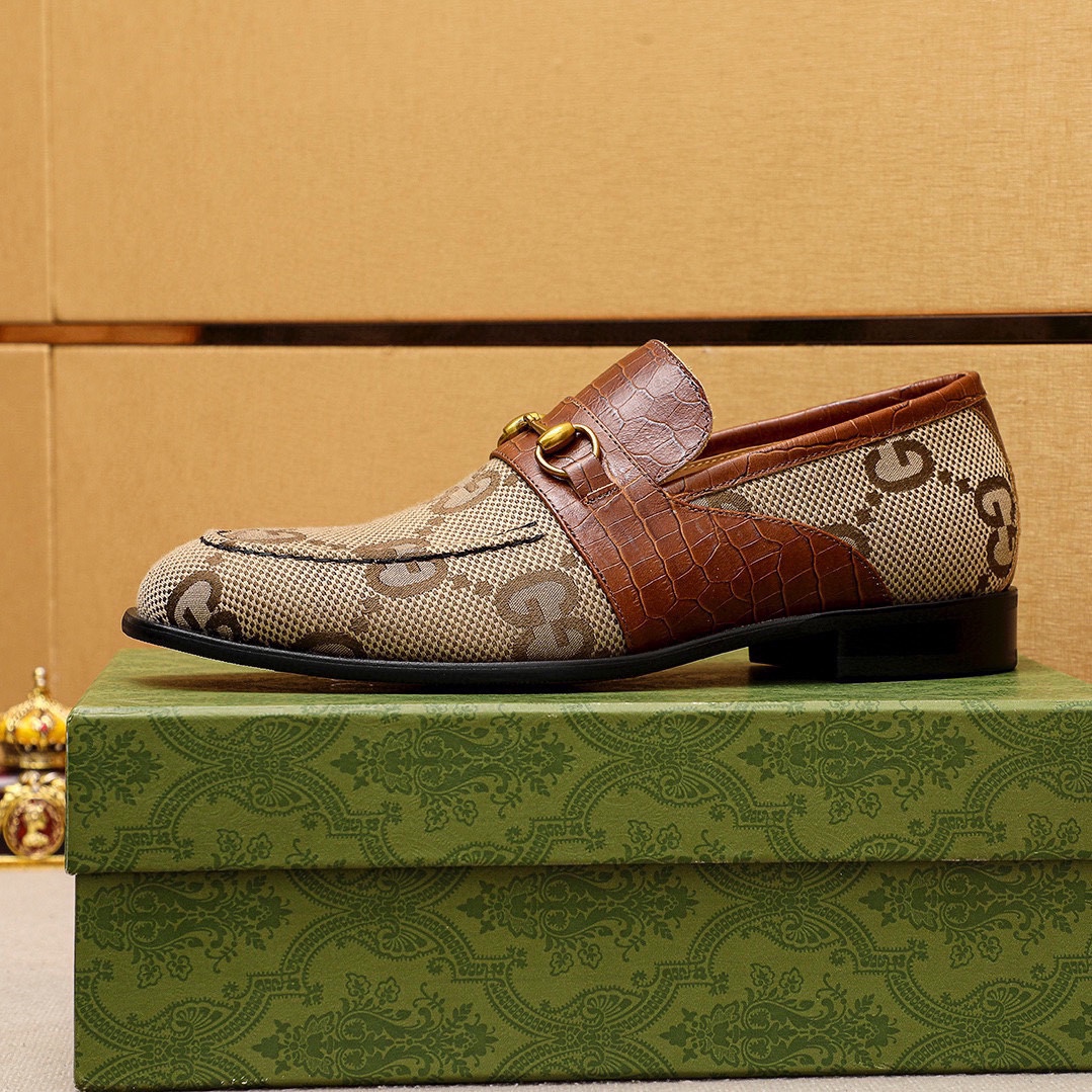 Gucci Leather Loafers with Horsebit Detail and Signature GG Canvas 5 i1742796531 8095 3