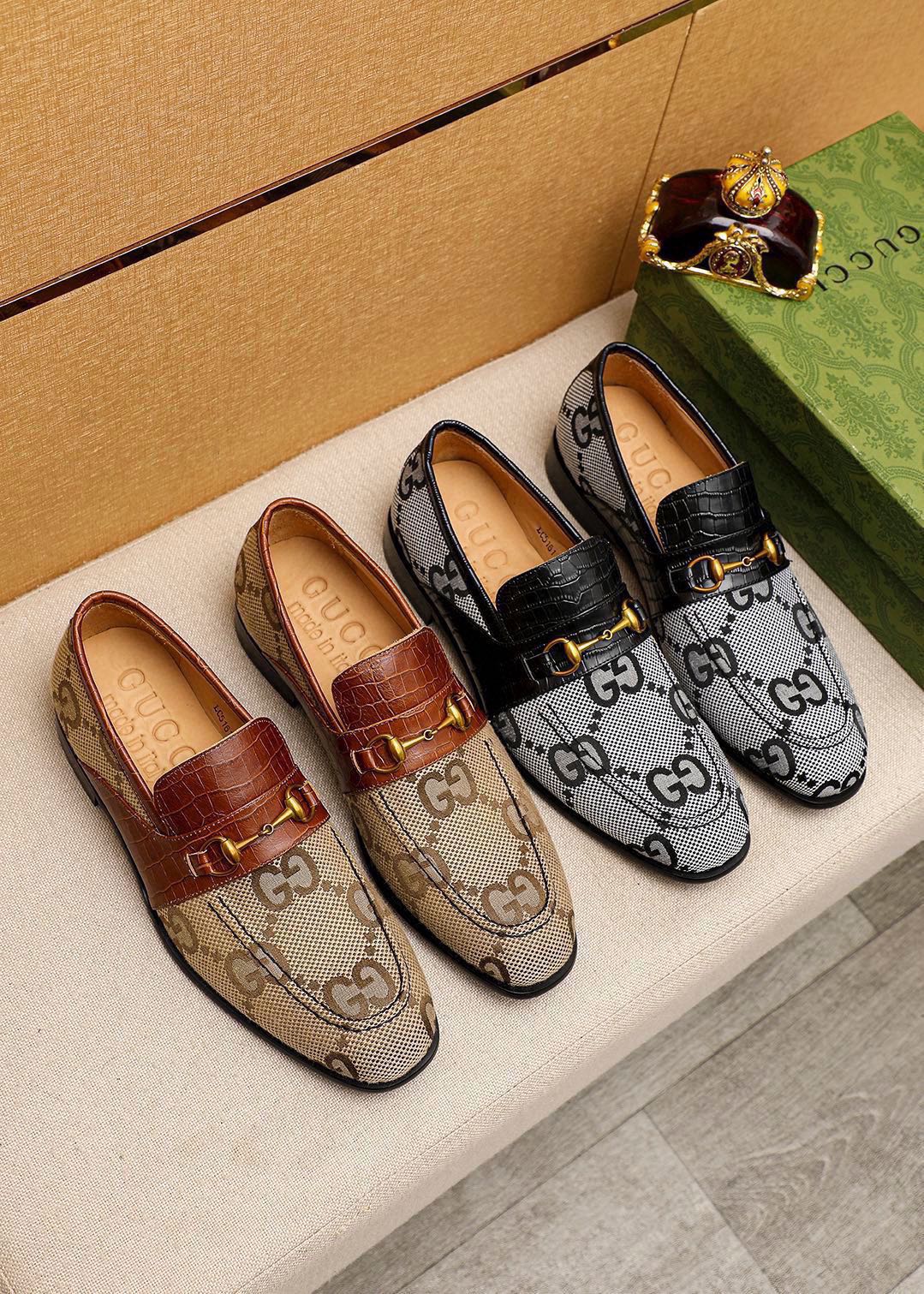 Gucci Leather Loafers with Horsebit Detail and Signature GG Canvas 6 i1742796531 9945 4