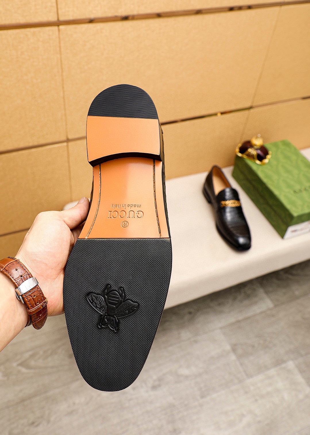 Gucci Leather Loafers with Golden Chain - Black Leather Shoes for Men 10 i1742796947 9557 8