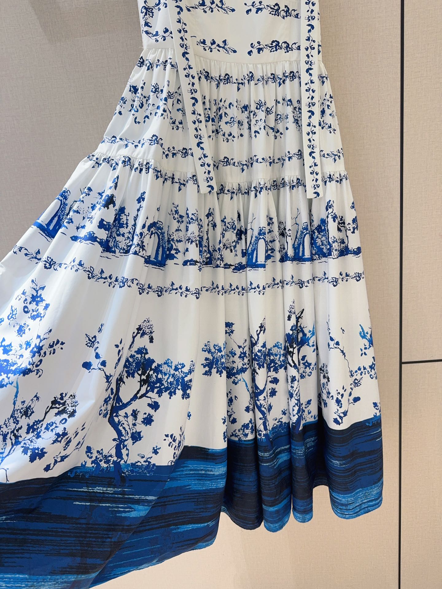 Erdem Blue and White Floral Print Midi Sundress - Elegant Retro Style 6 i1742809651 9158 4