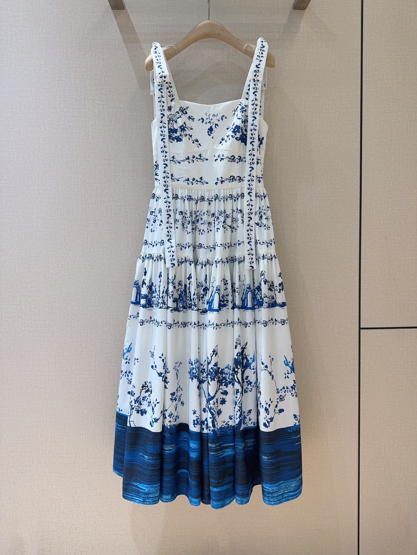 Erdem Blue and White Floral Print Midi Sundress - Elegant Retro Style 5 i1742809651 9430 3